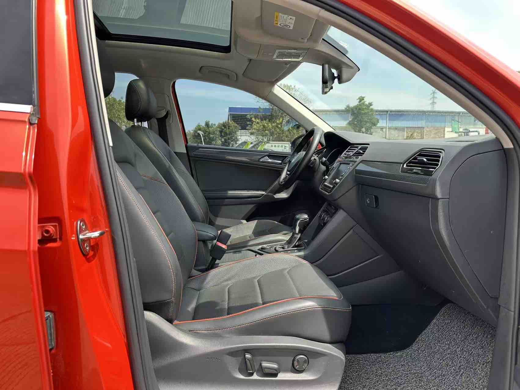 Volkswagen Tiguan L 2017 car image #7