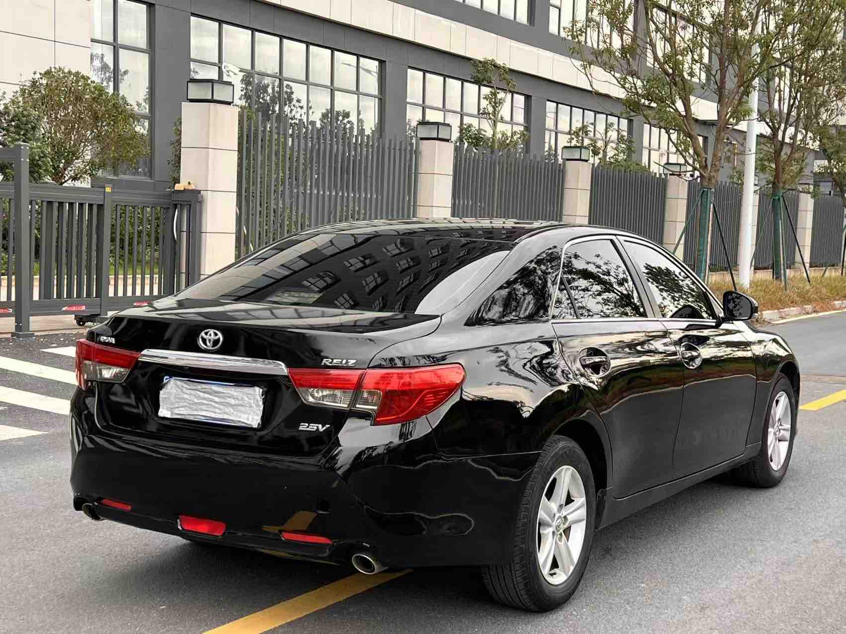 Toyota Reiz 2014 صورة سيارة #7