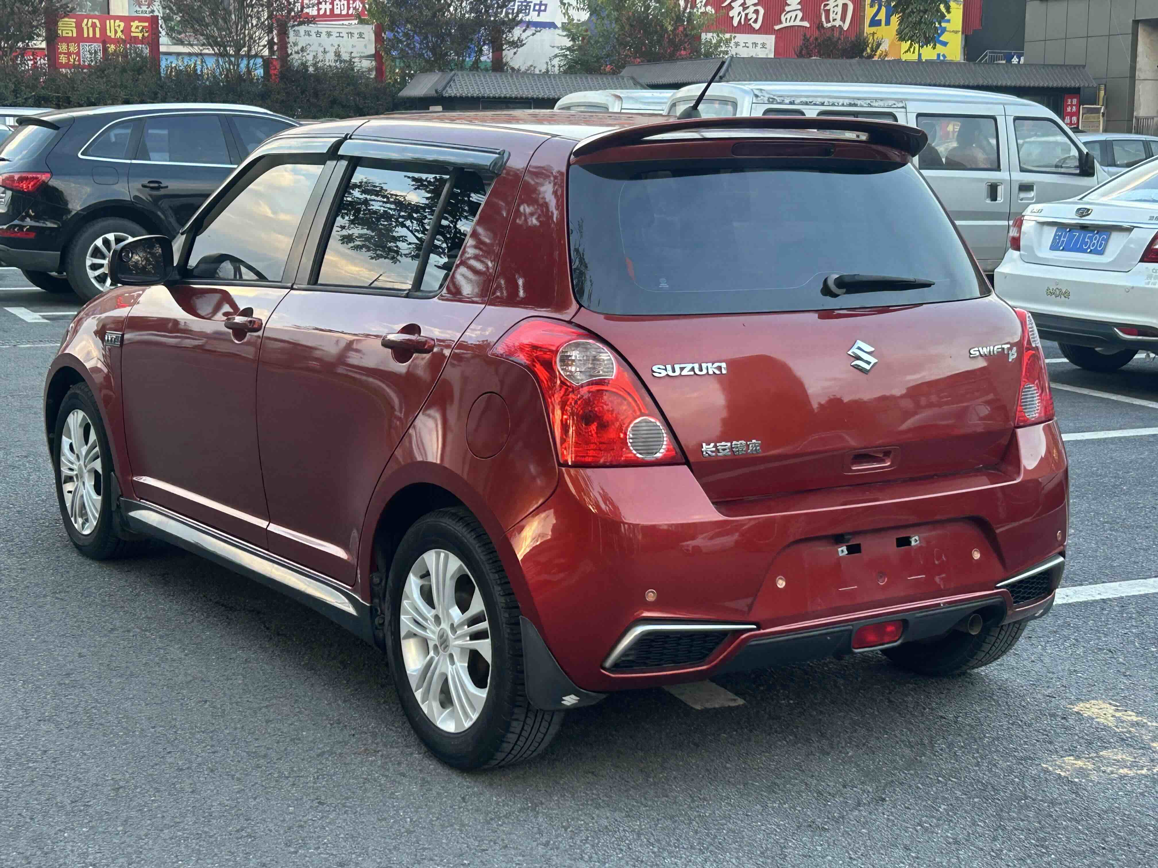 Suzuki Swift 2014 car image #7
