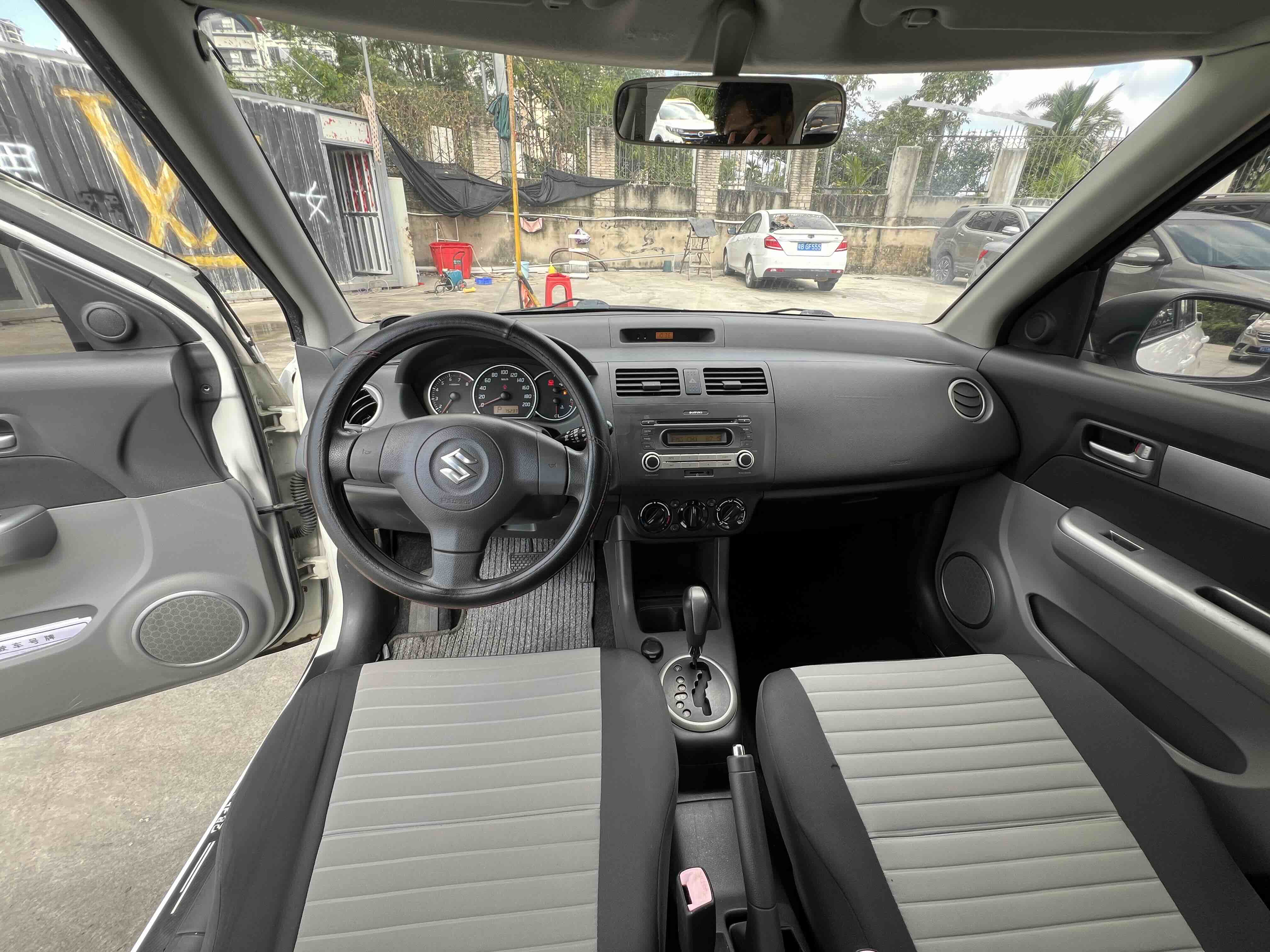 Suzuki Swift 2015 car image #7