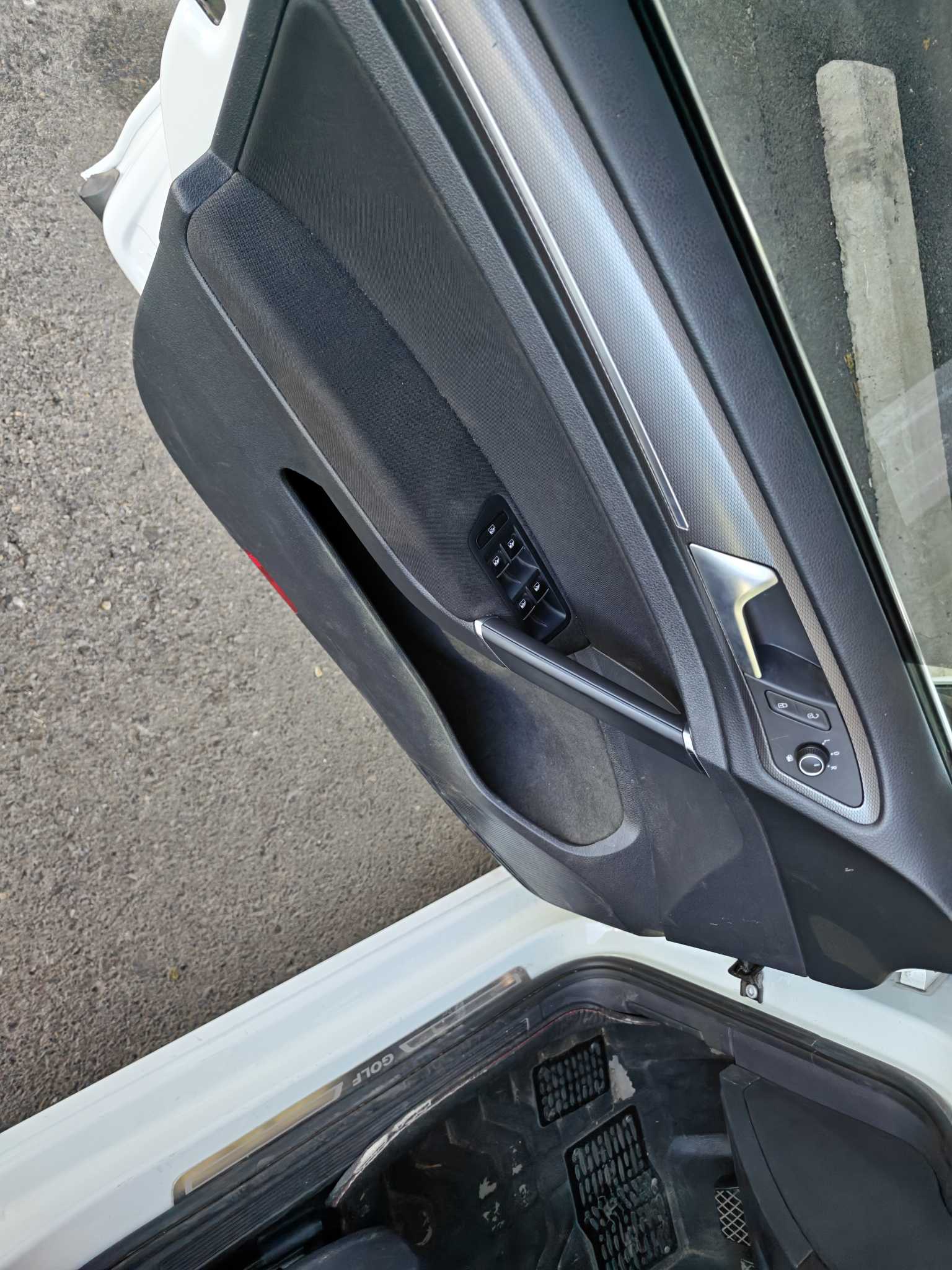 Volkswagen Golf 2018 car image #7