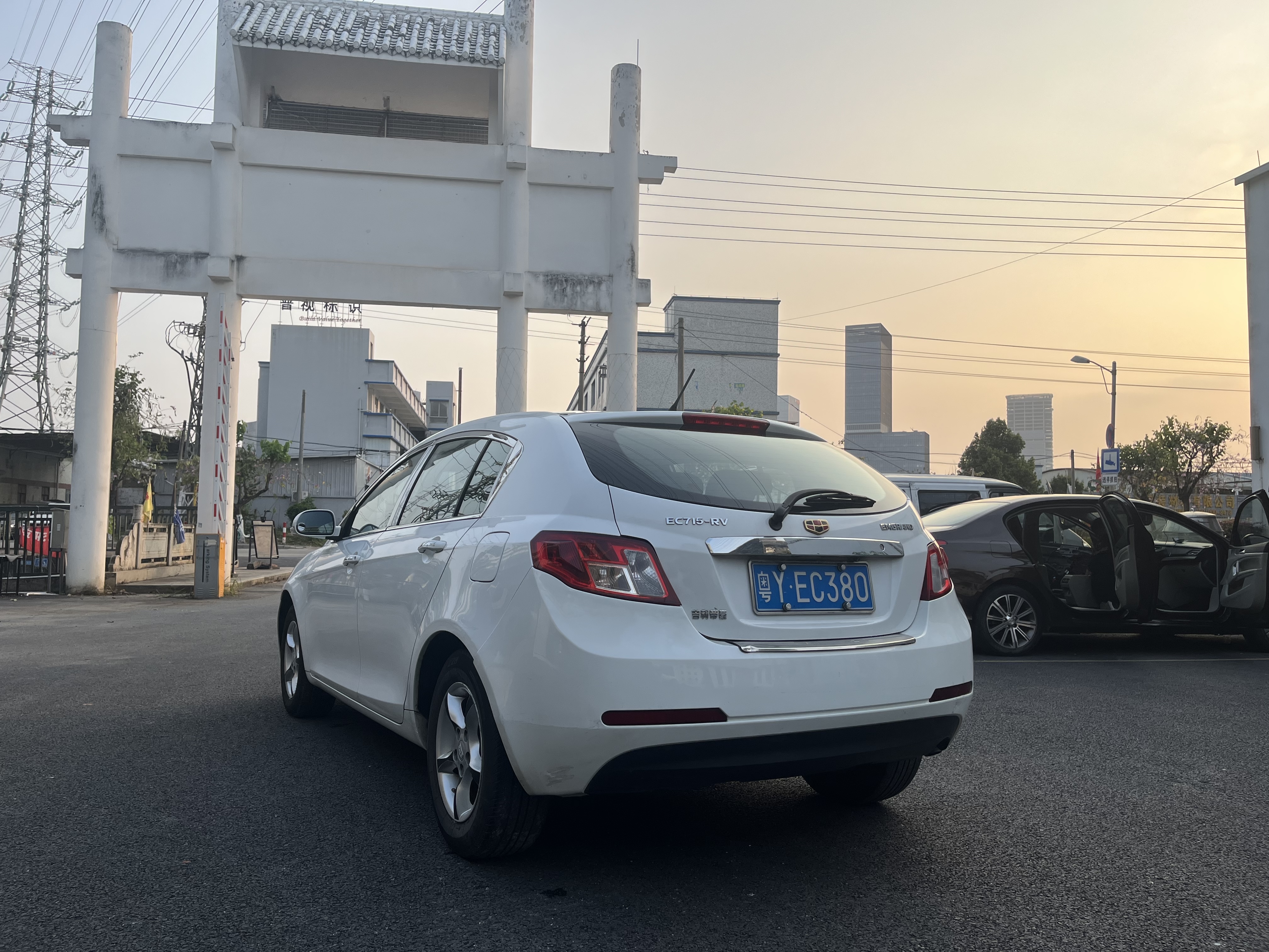 GEELY Emgrand Classic 2014 car image #7