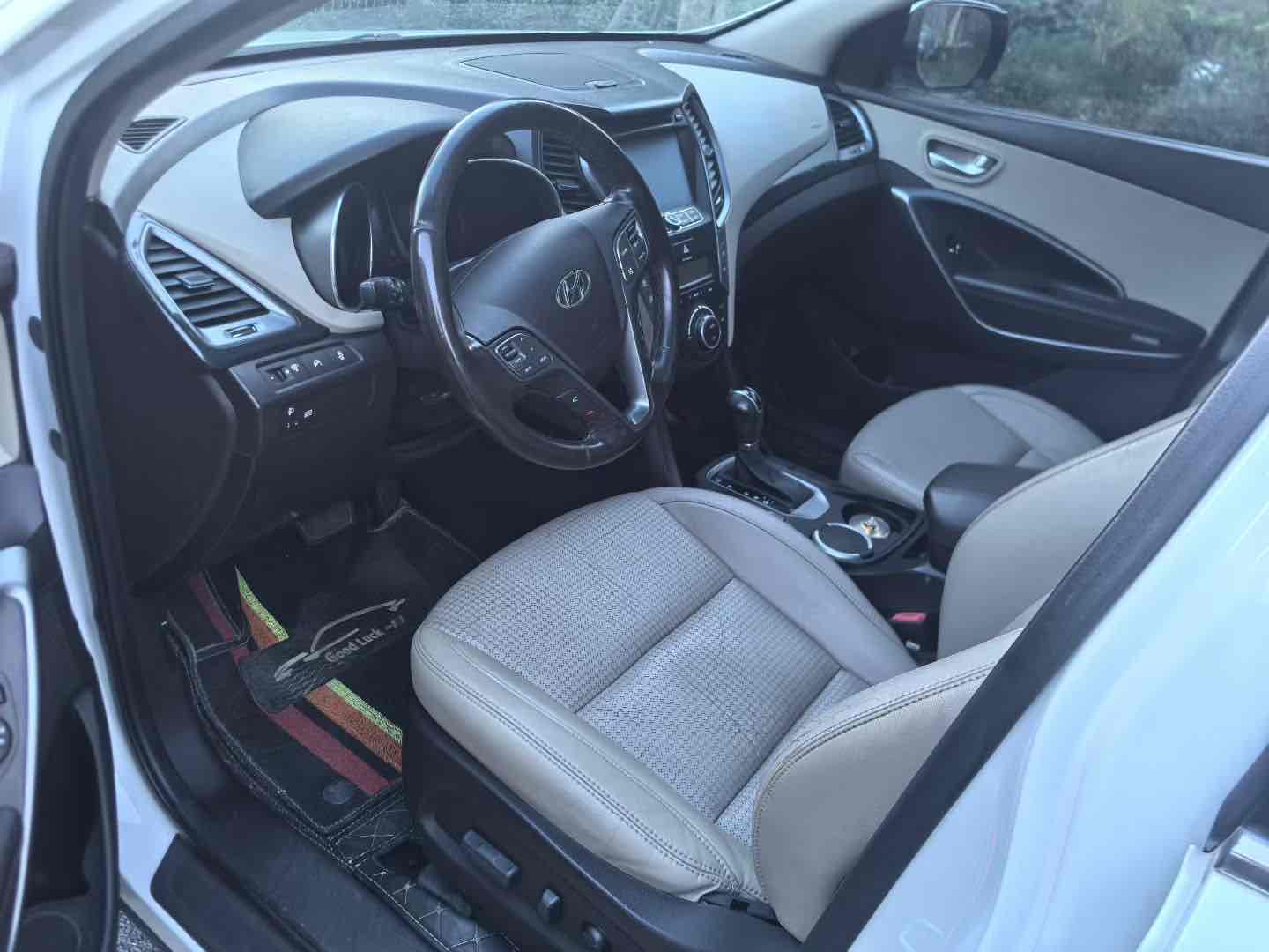 Hyundai Santa Fe 2014 car image #7