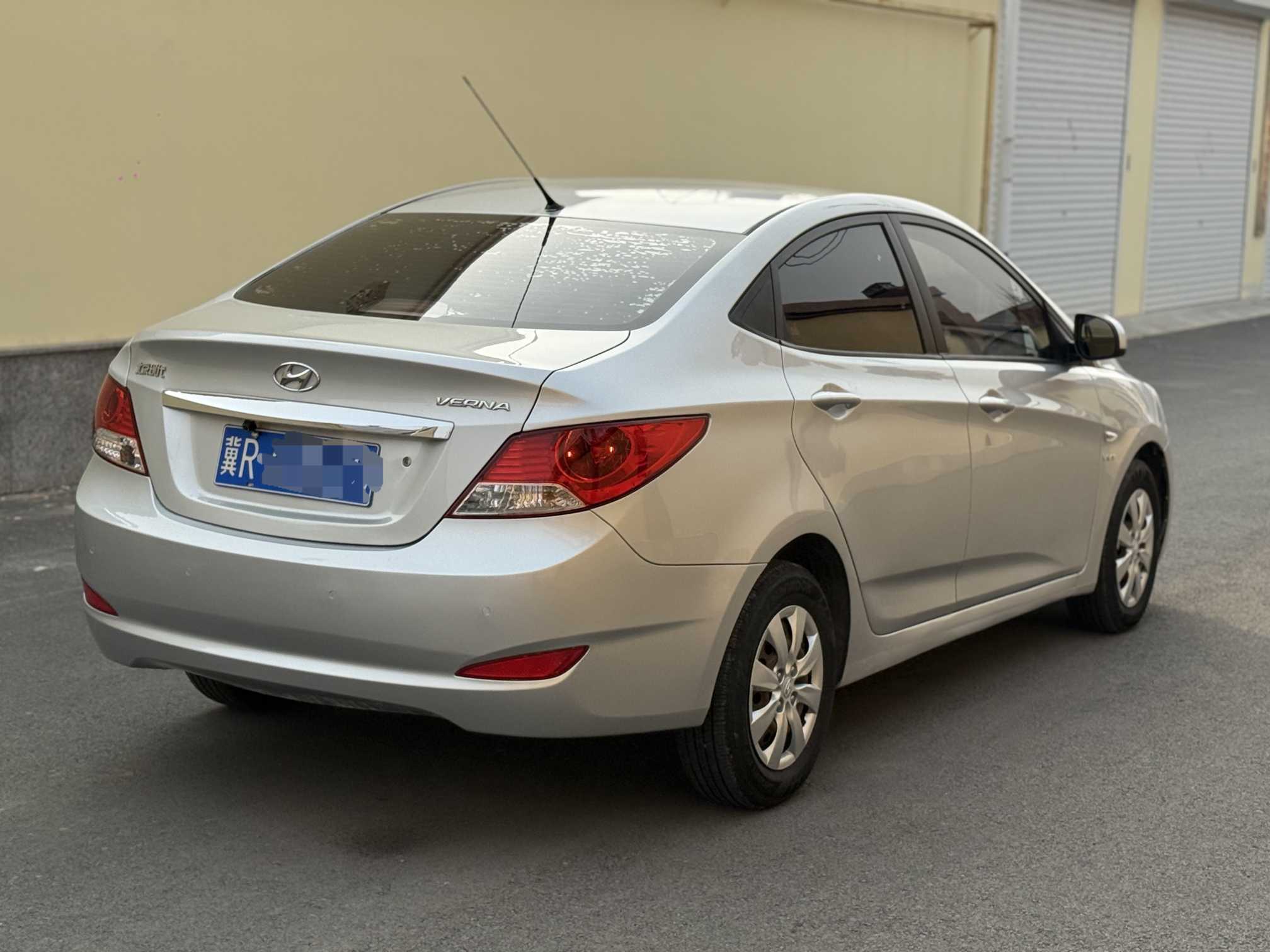 Hyundai Reina 2011 car image #7