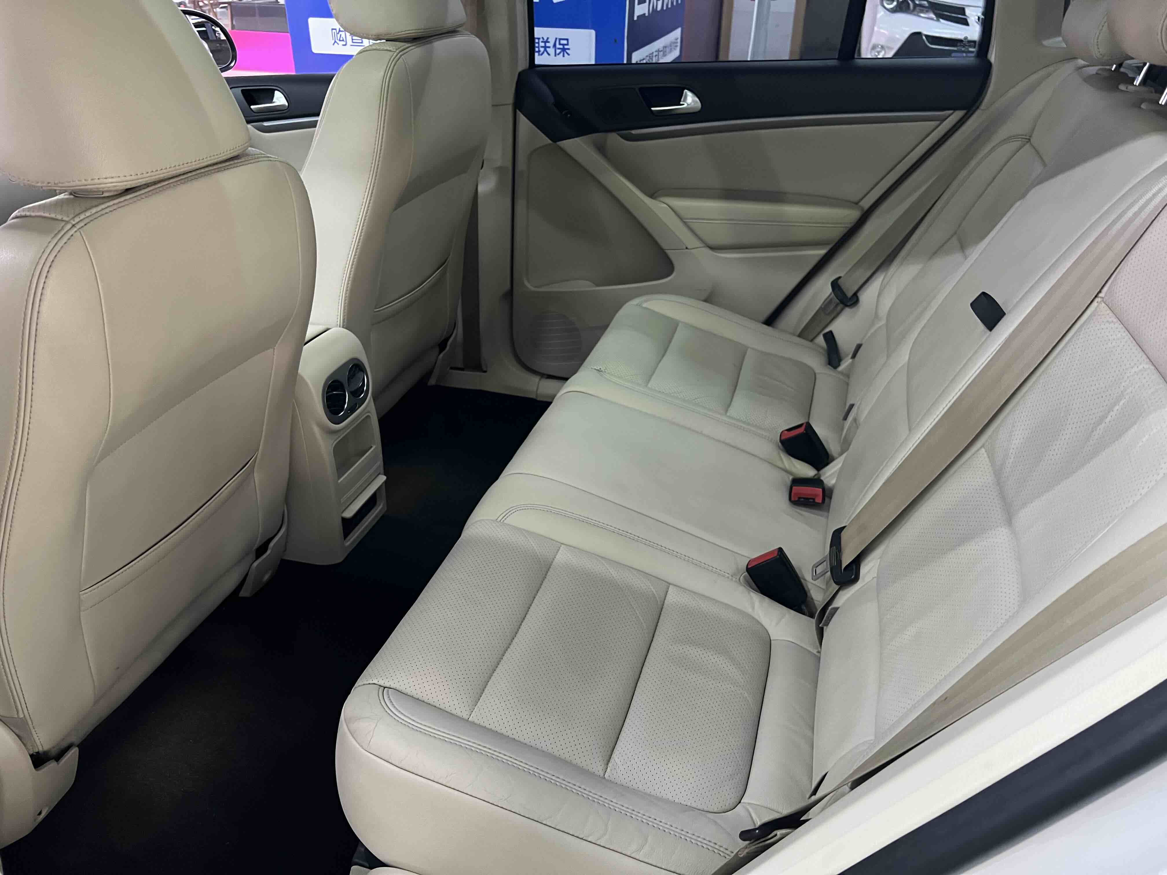 Volkswagen Tiguan 2014 car image #7