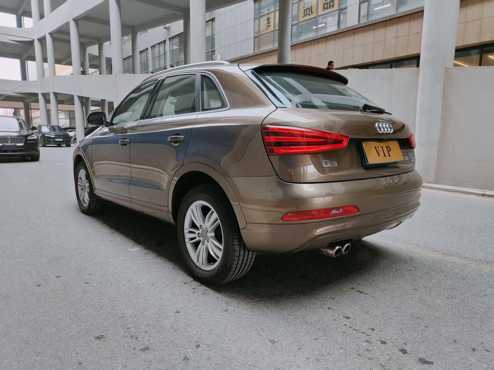 Audi Q3 2014 car image #7