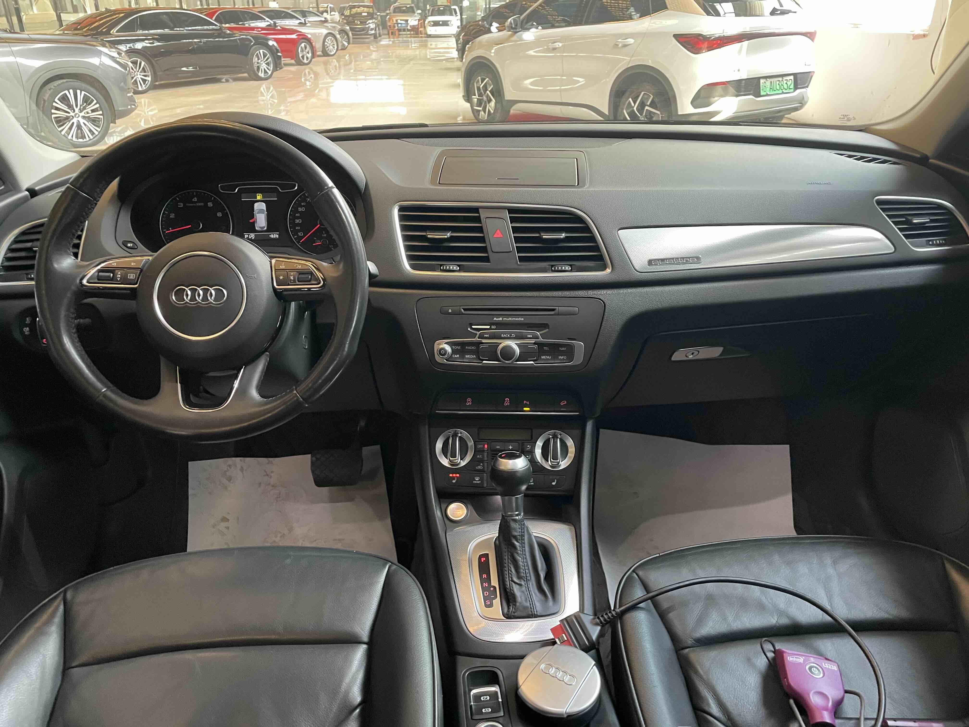 Audi Q3 2016 car image #7