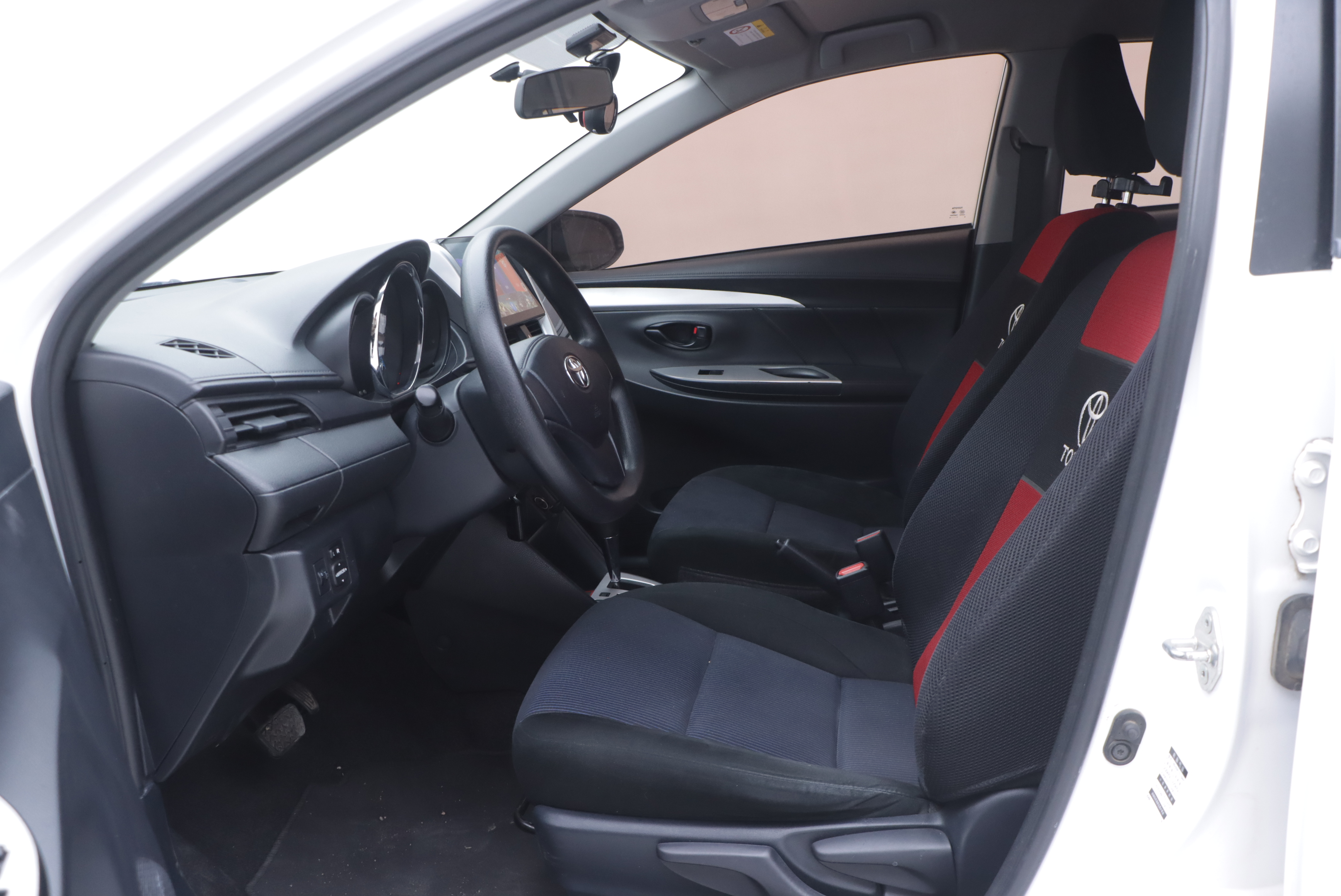 Toyota Yaris L Zhixiang 2017 صورة سيارة #7