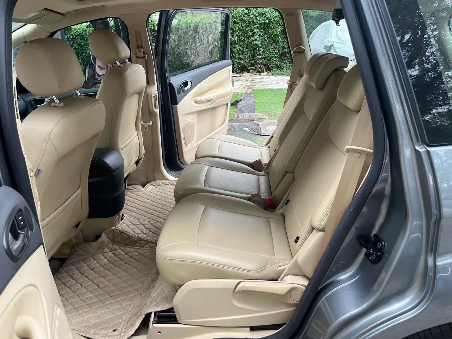 Ford S-MAX 2010 car image #7