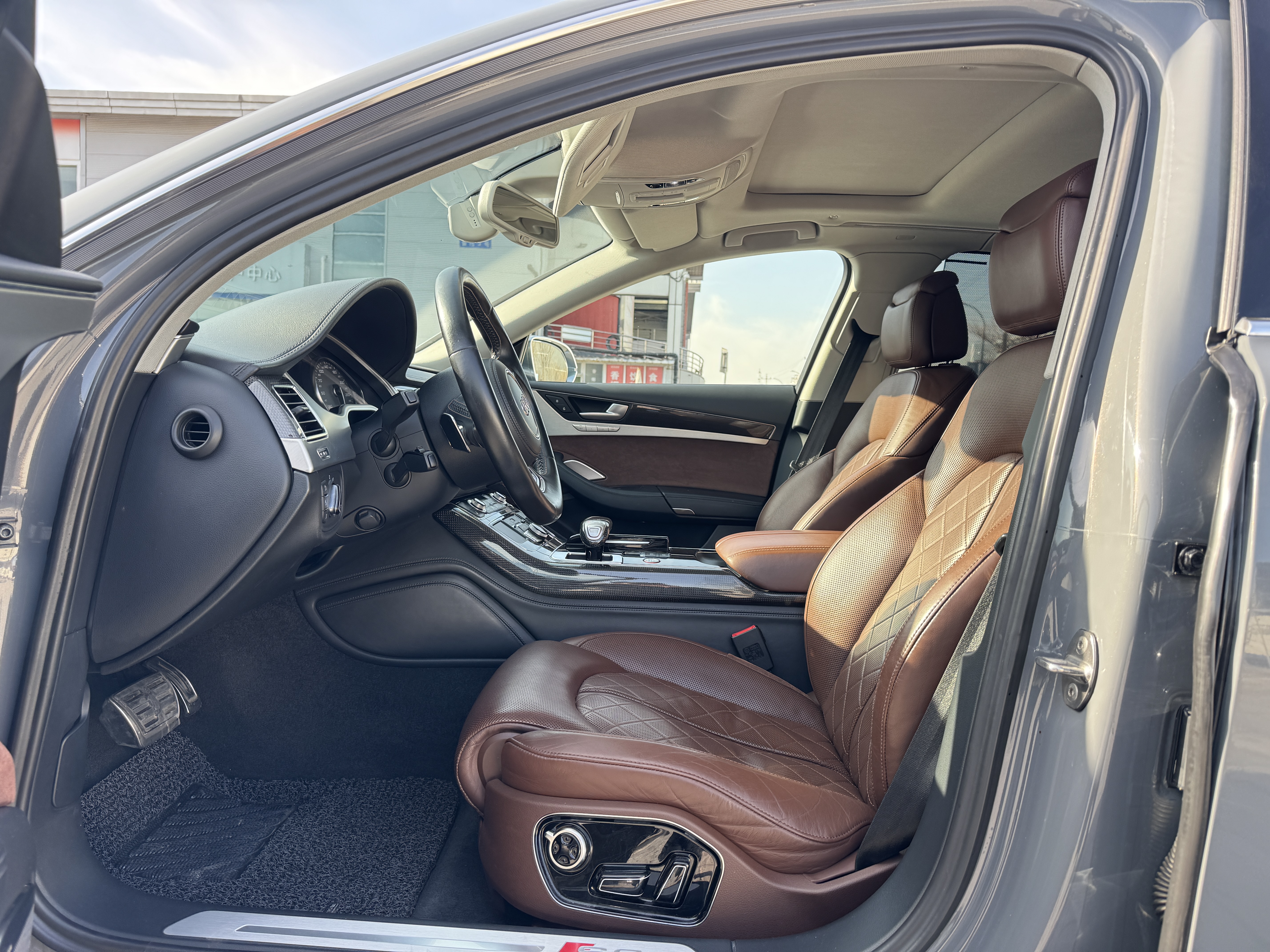 Audi S8 2012 صورة سيارة #7