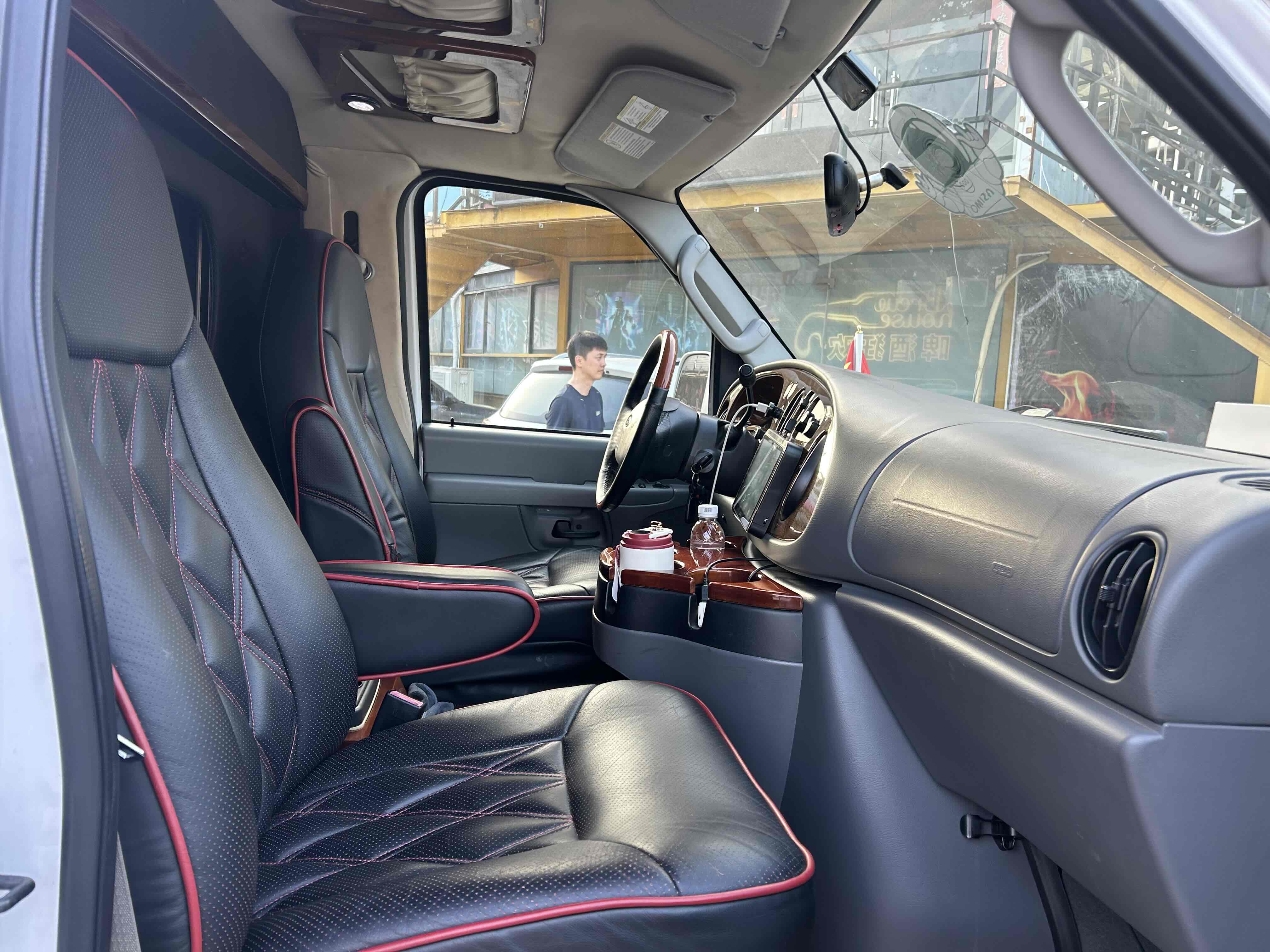 Ford E350 2008 imagem de carro #7