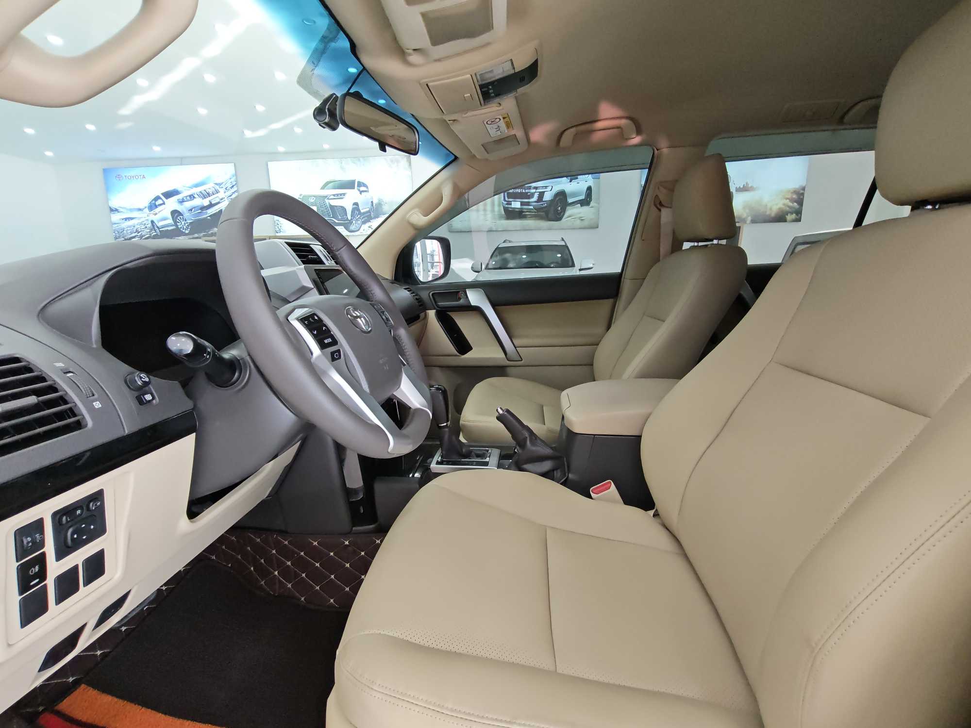 Toyota Land Cruiser Prado 2018 #7 Toyota Land Cruiser Prado 2018 car image #7