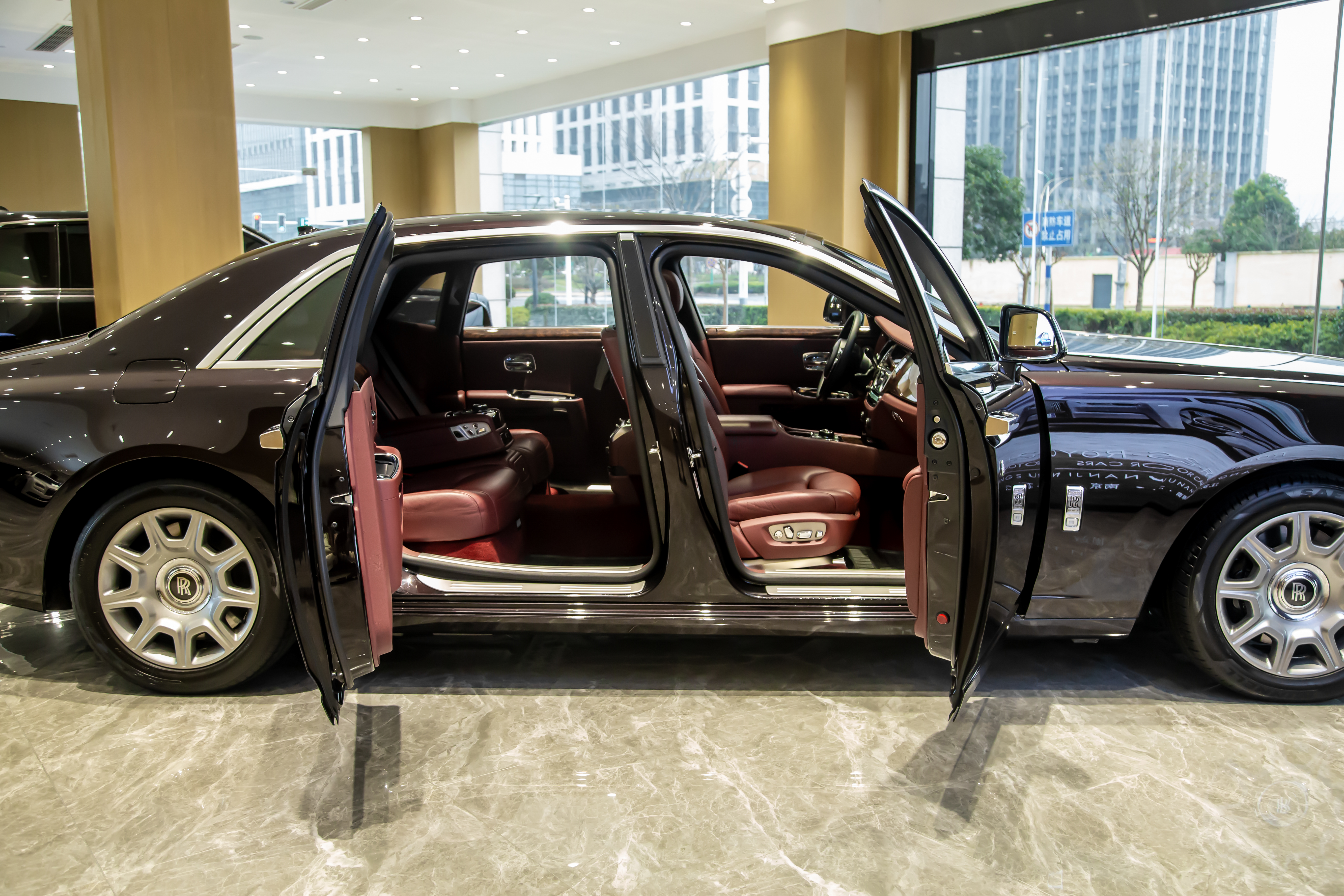 劳斯莱斯 古思特 2017 汽车图片 #7