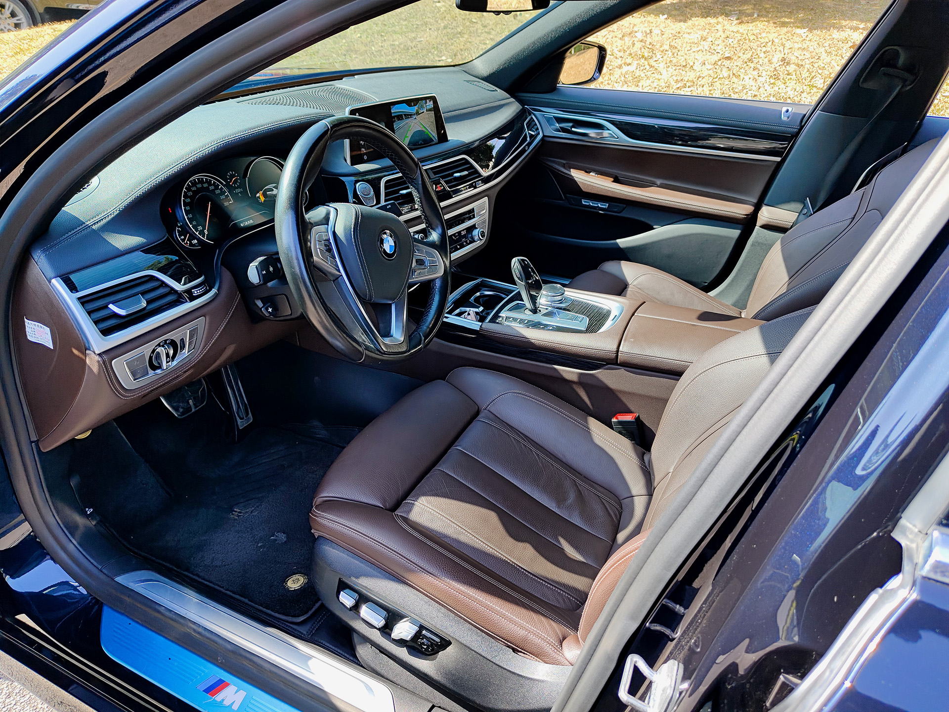 BMW 7 Series 2018 car image #7