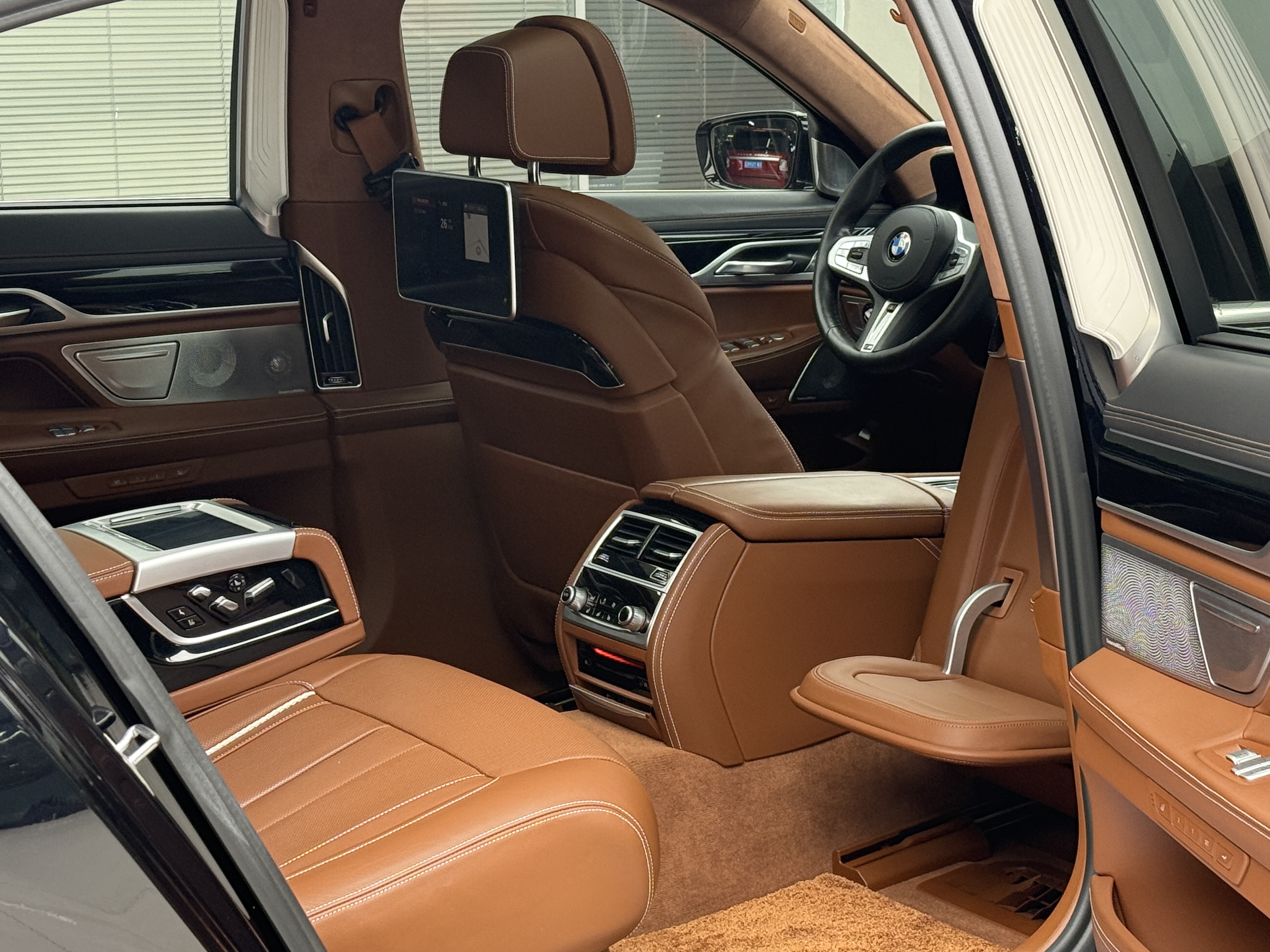BMW 7 Series 2019 #7 BMW 7 Series 2019 car image #7