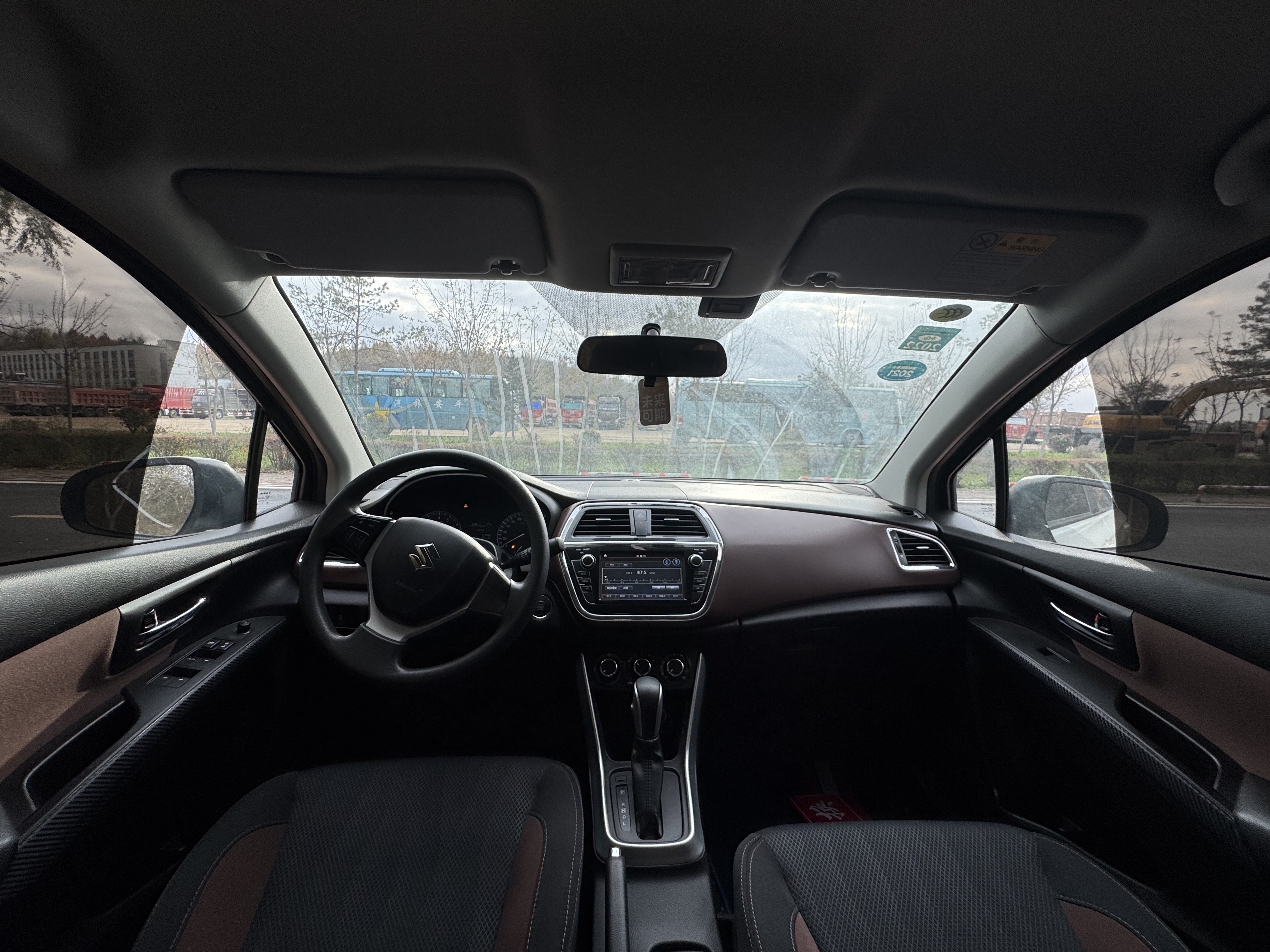 Suzuki SX4 S-CROSS 2018 imagem de carro #7