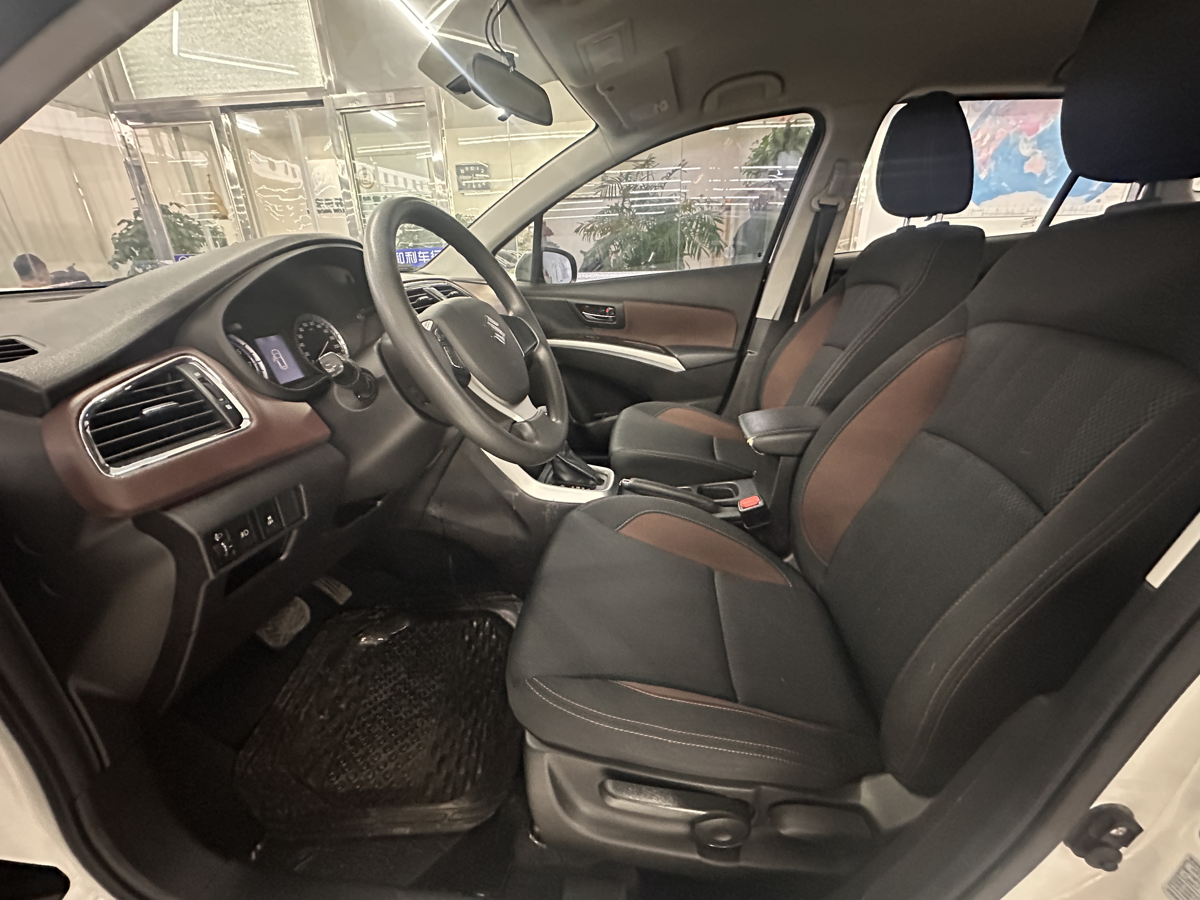 Suzuki SX4 S-CROSS 2019 image de voiture #7