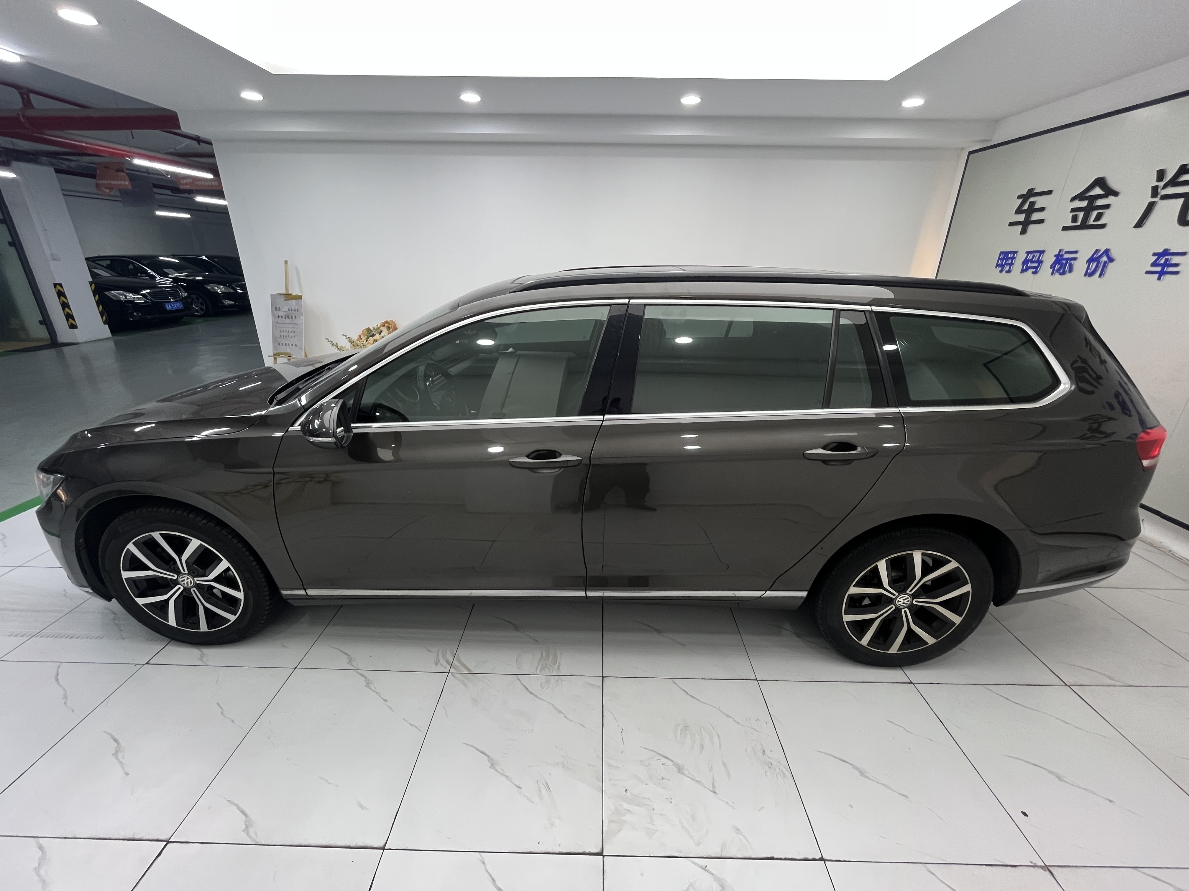 Volkswagen Passat Variant 2017 immagine di auto #7