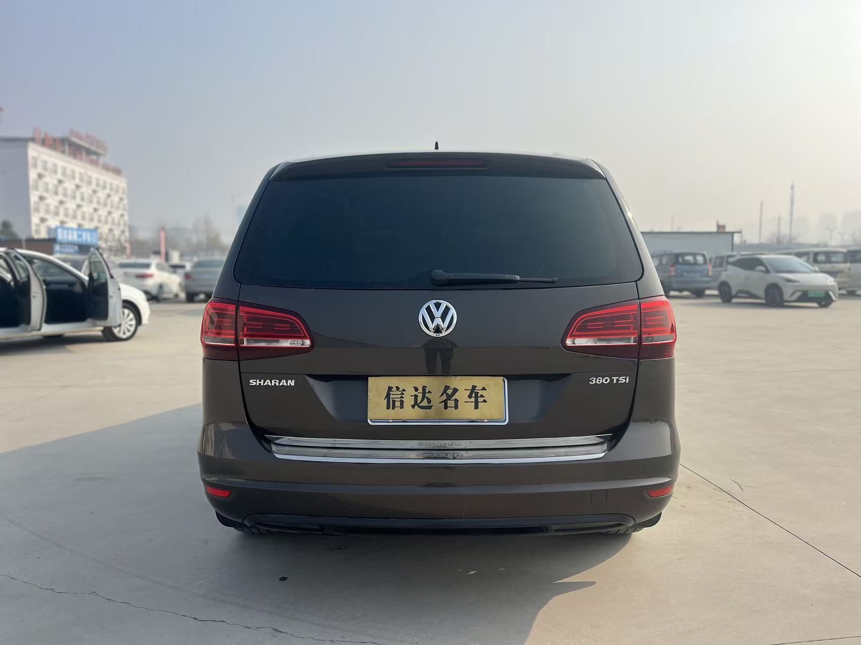 Volkswagen Sharan 2018 immagine di auto #7