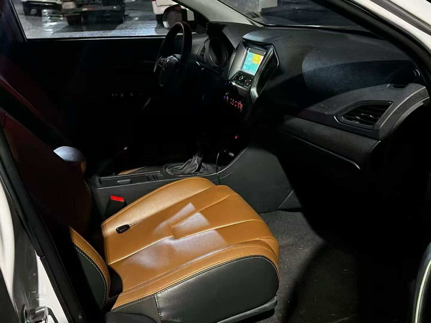 MG GT 2018 car image #7