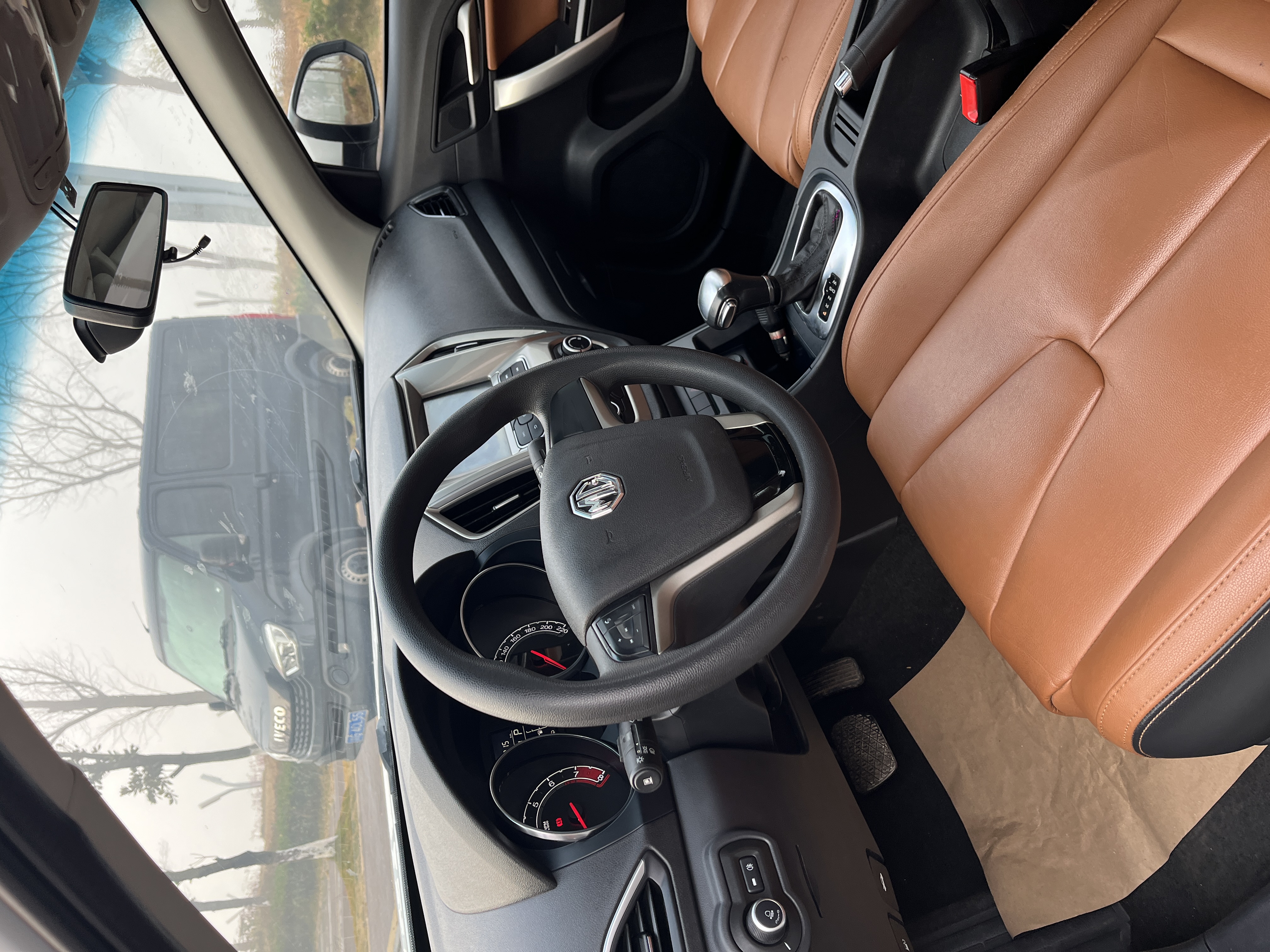 MG GT 2018 car image #7