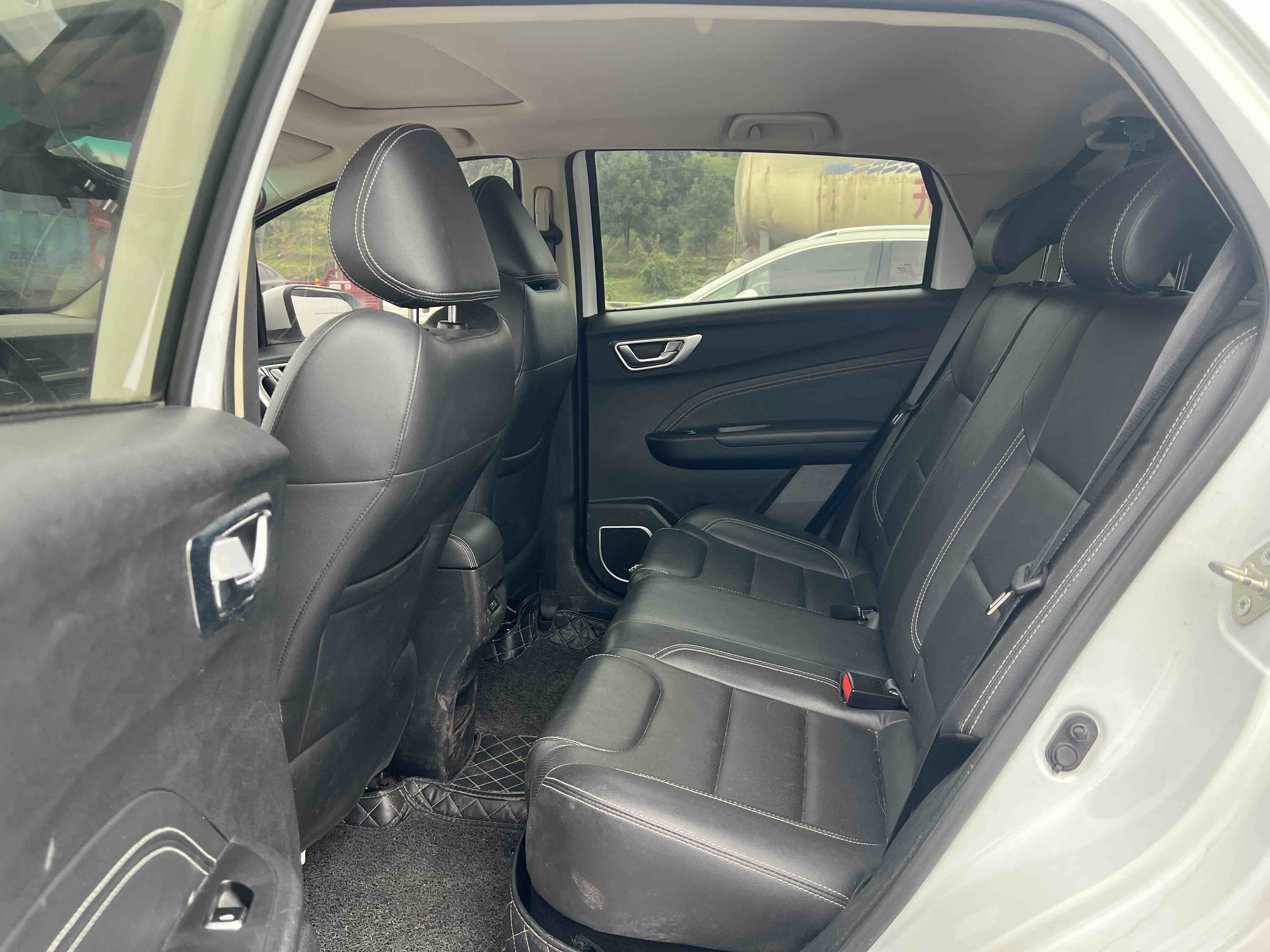 Vision X3 2018 car image #7