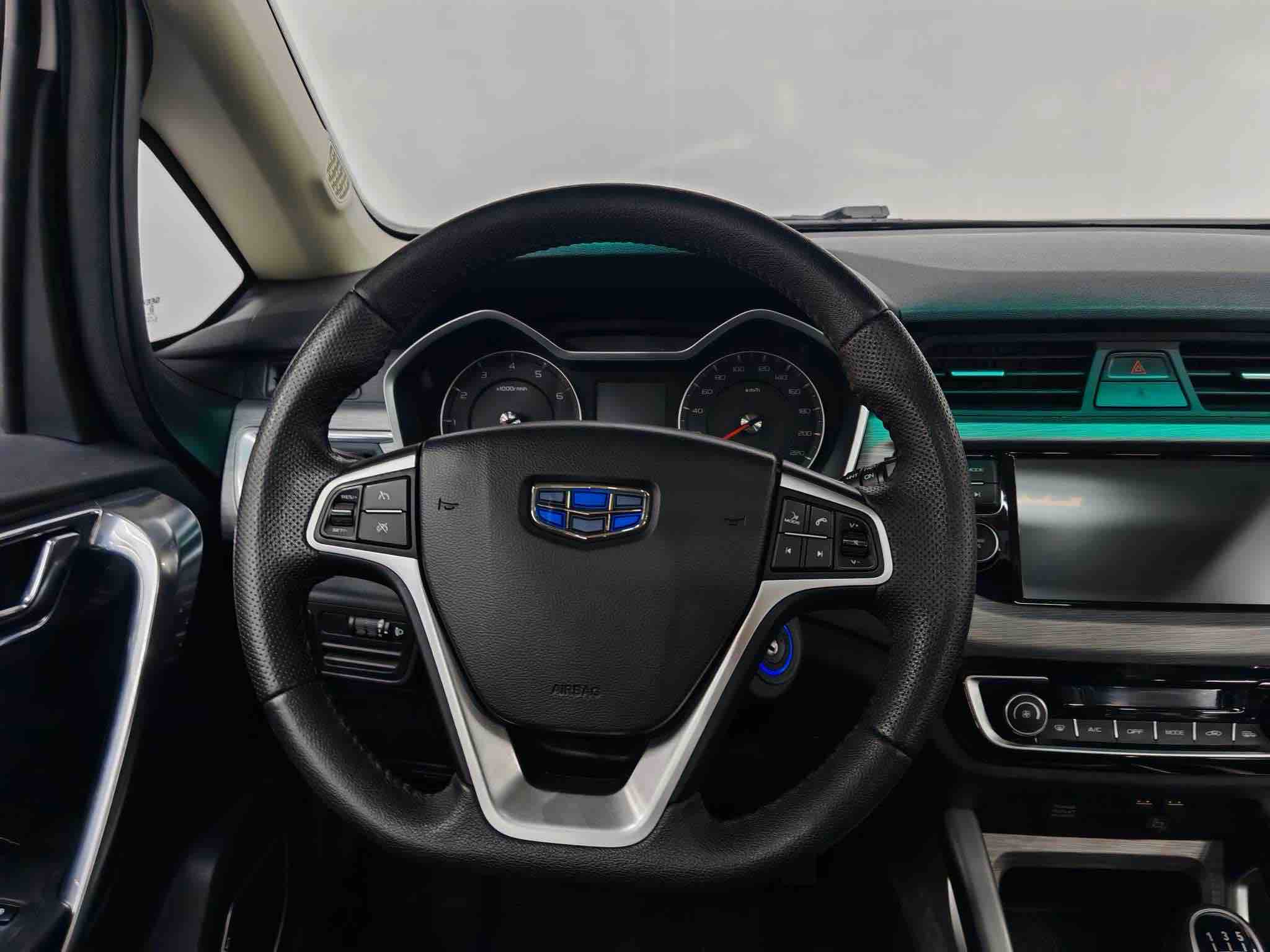 Vision X3 2018 car image #7
