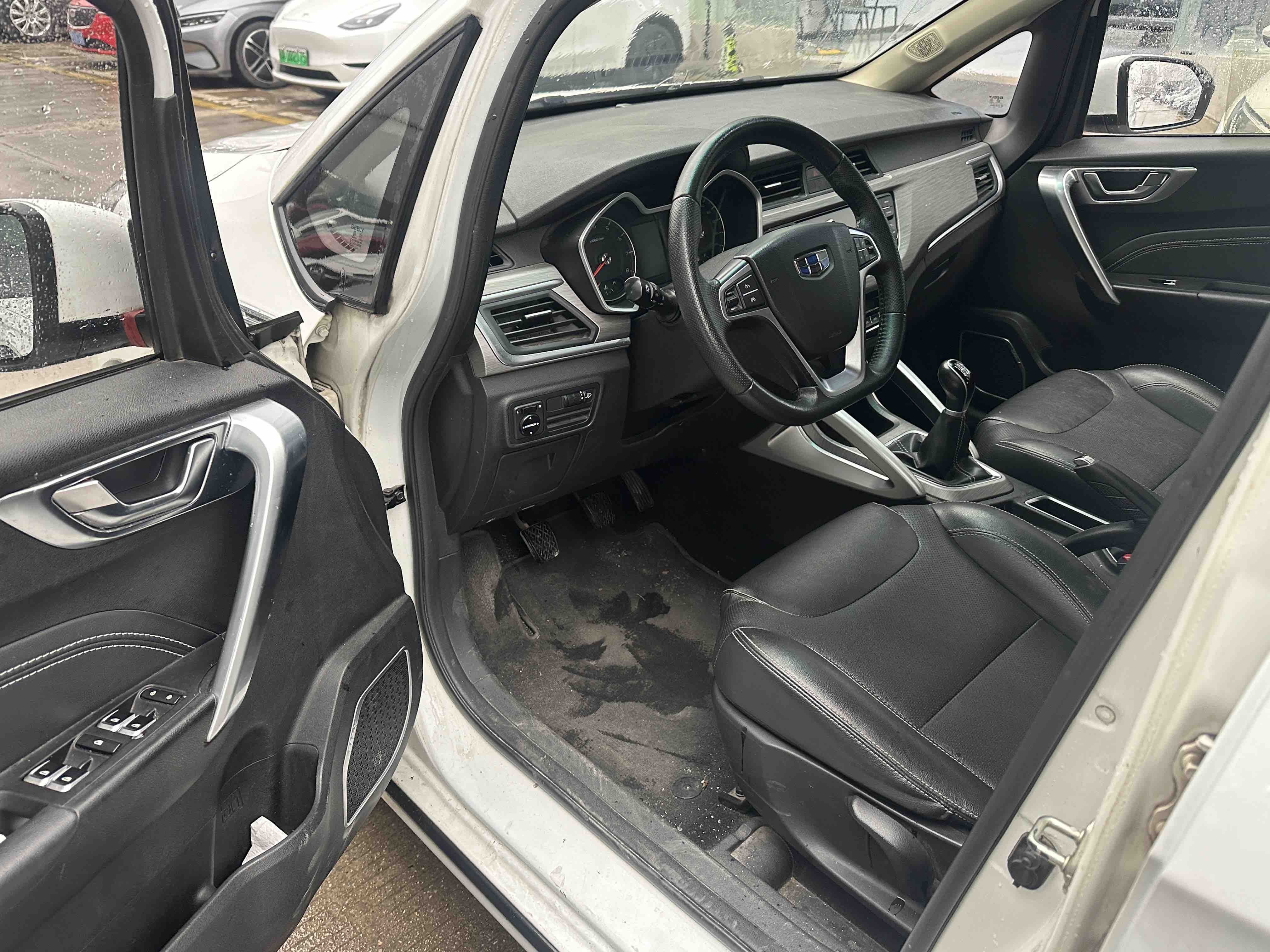 Vision X3 2018 car image #7
