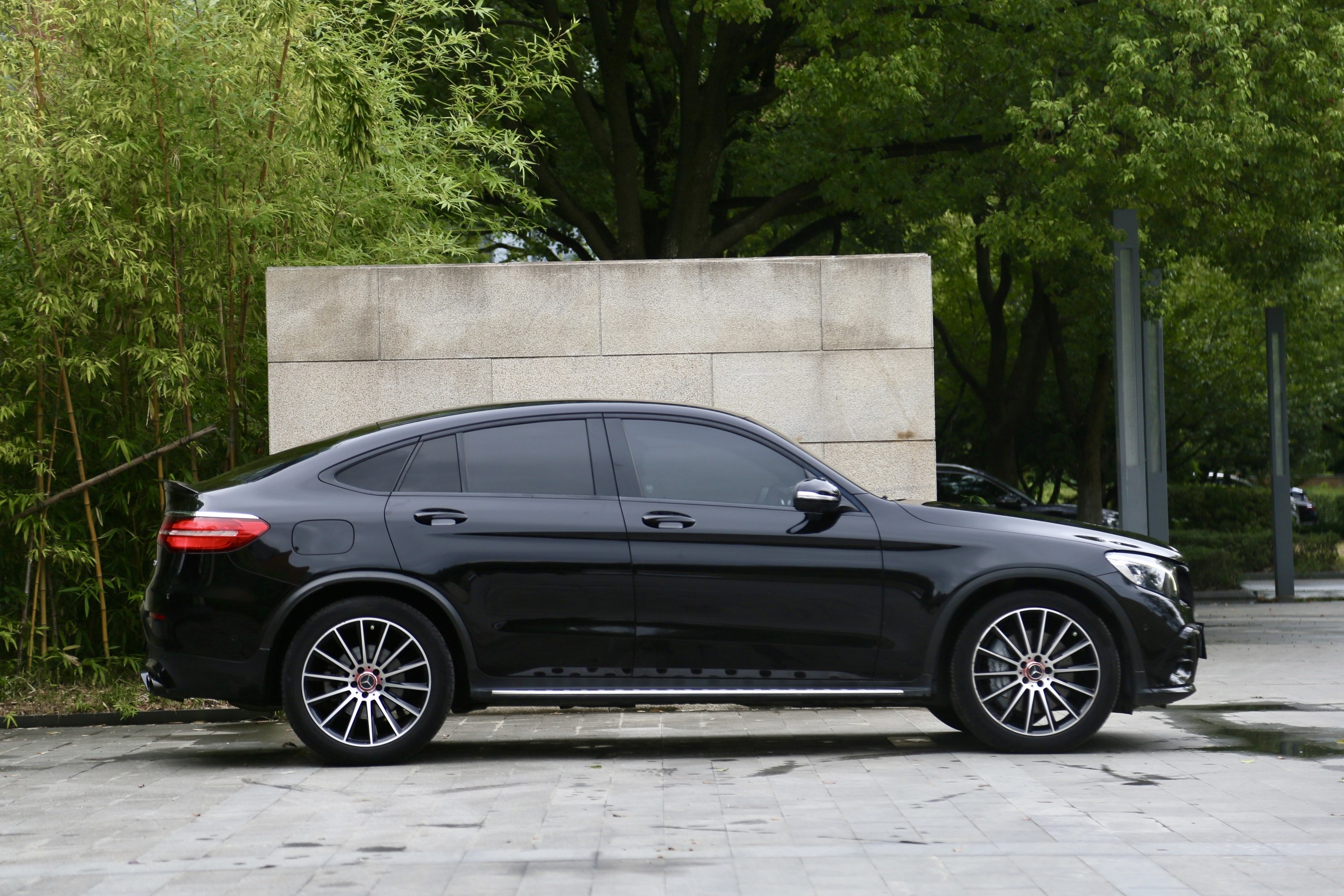 Mercedes-Benz GLC Coupe AMG 2019 изображение автомобиля #7