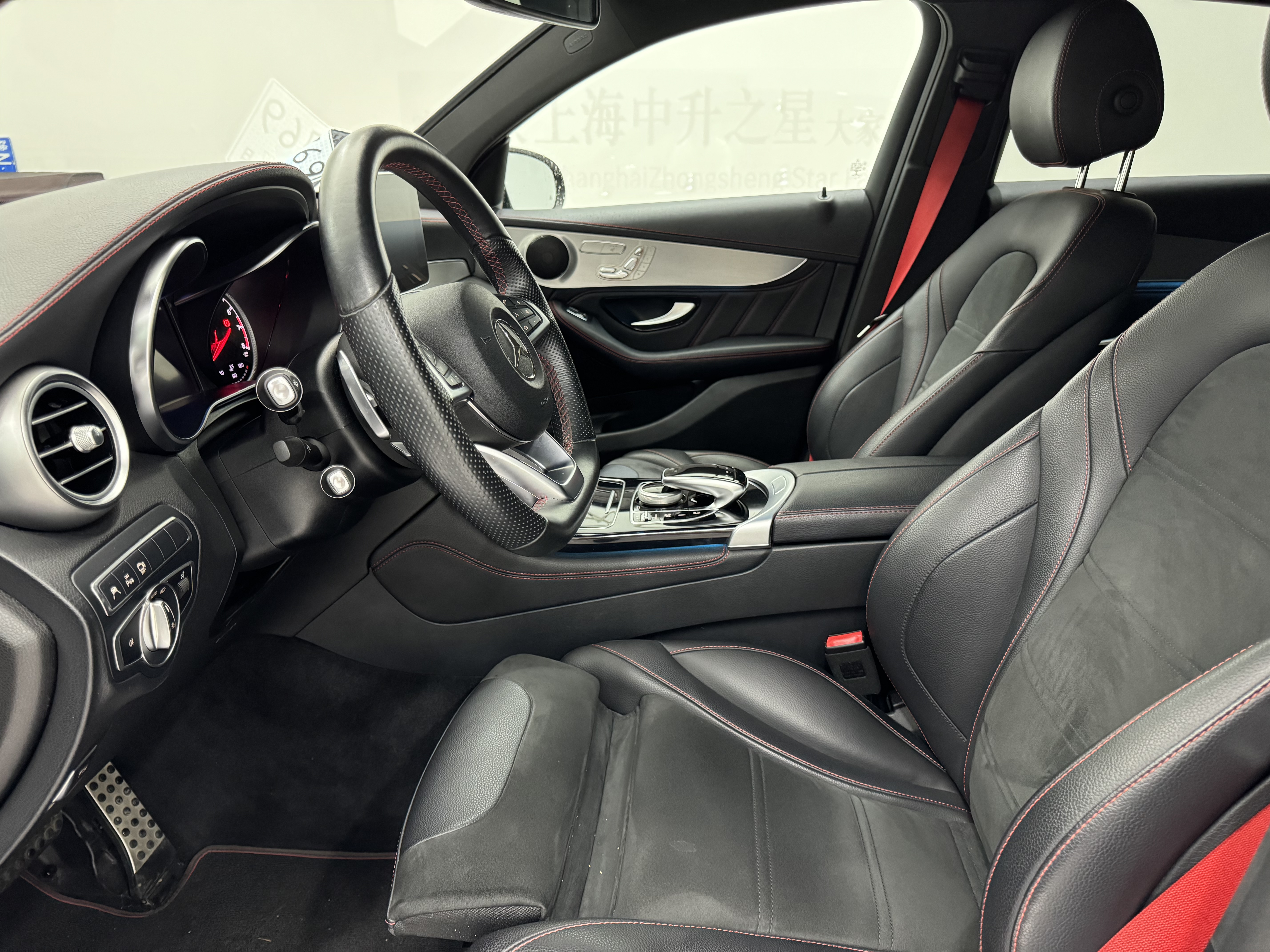 Mercedes-Benz GLC Coupe AMG 2018 изображение автомобиля #7