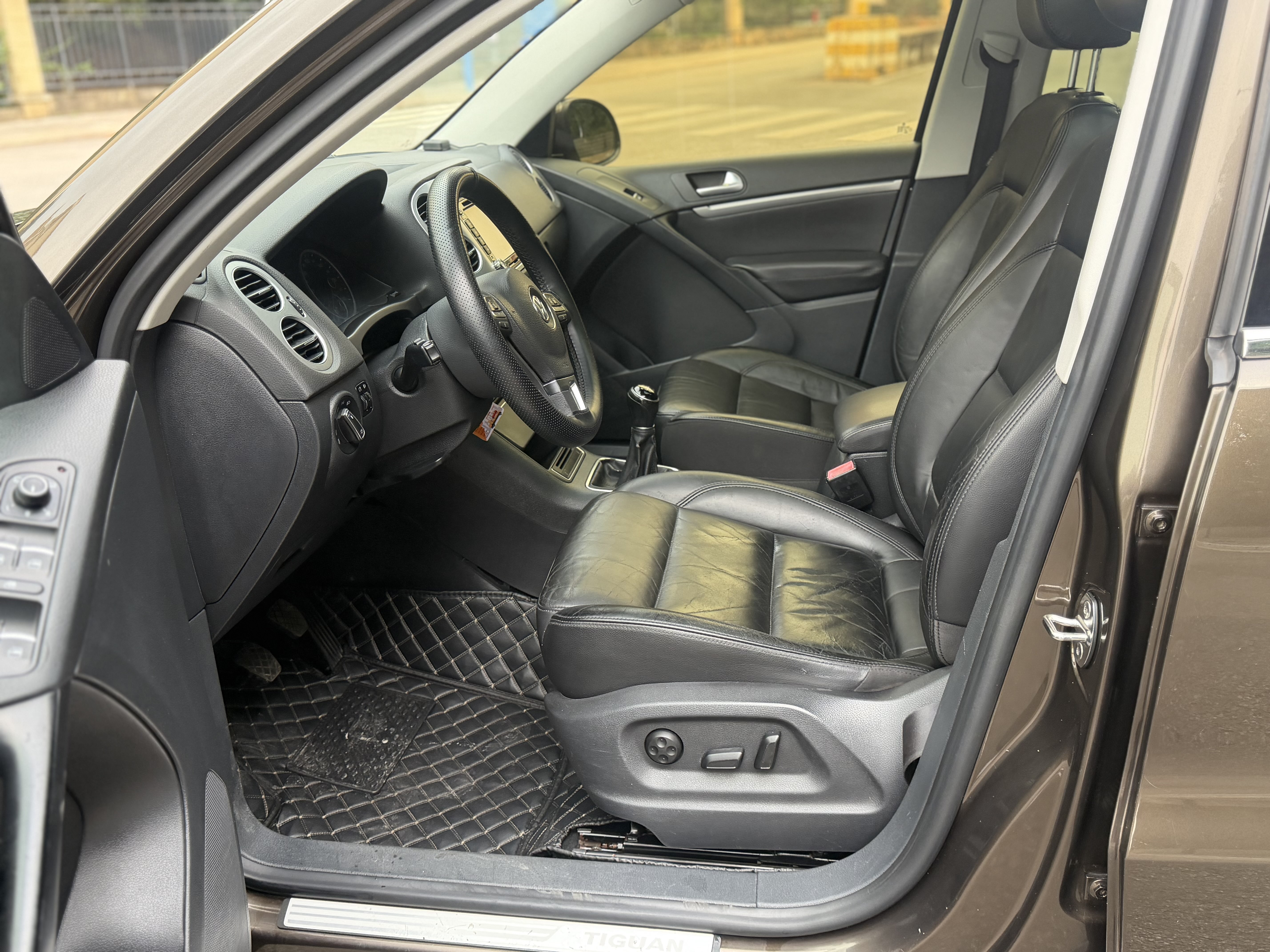 Volkswagen Tiguan 2015 car image #7