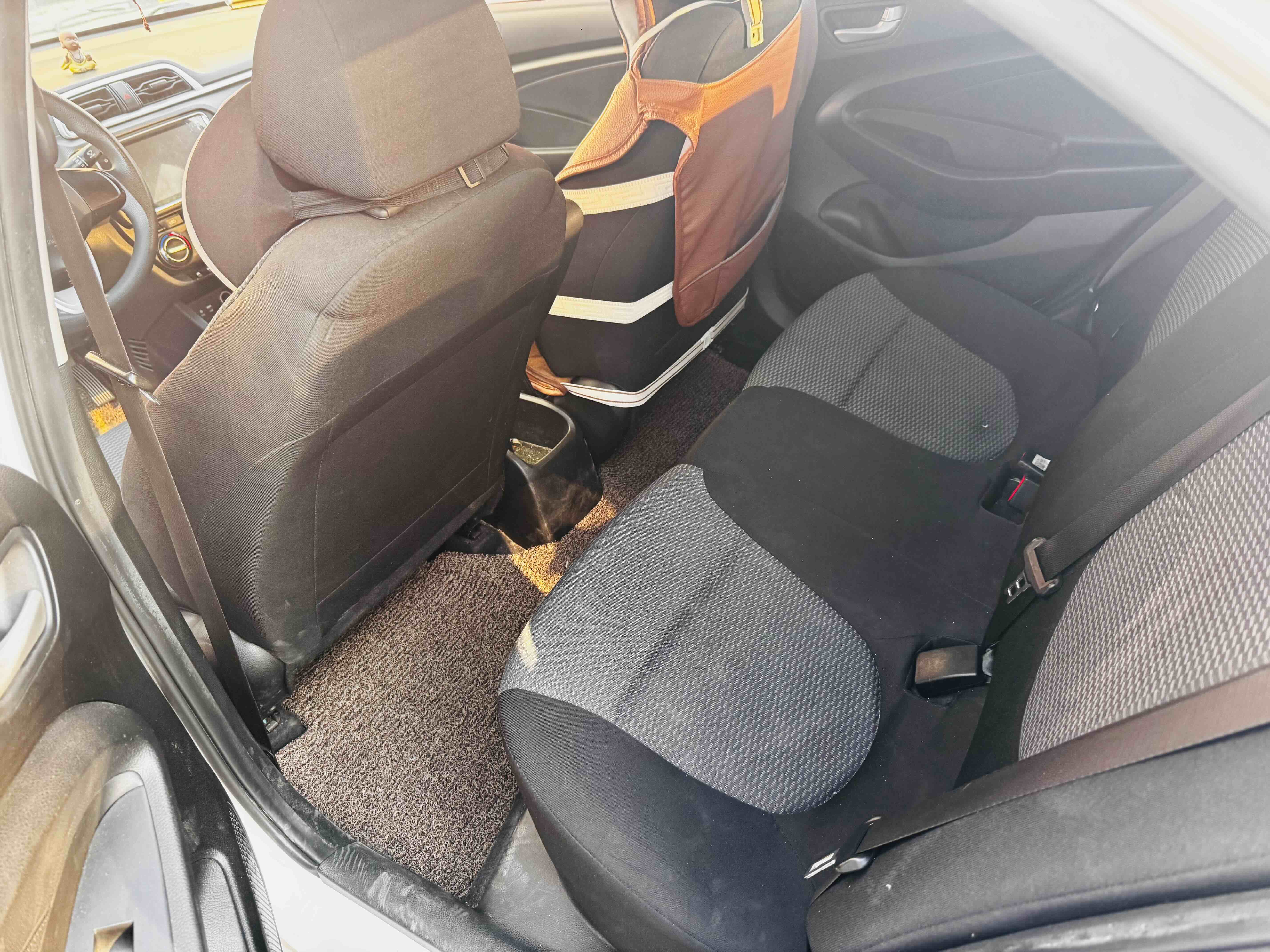 Hyundai Reina 2018 car image #7