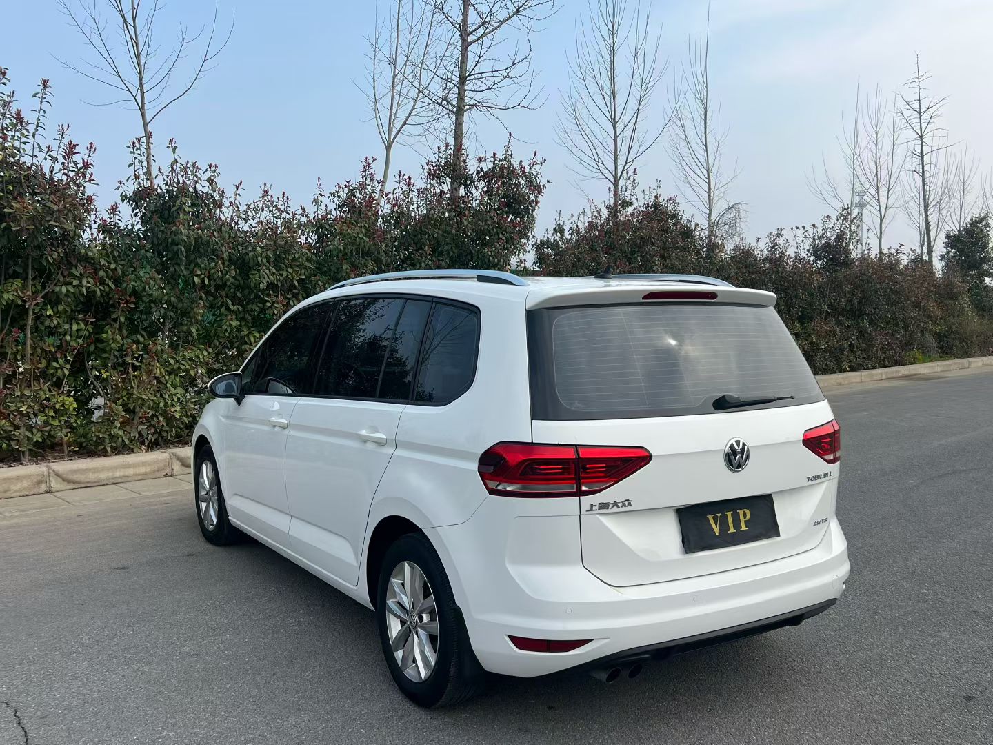 Volkswagen Touran 2018 car image #7