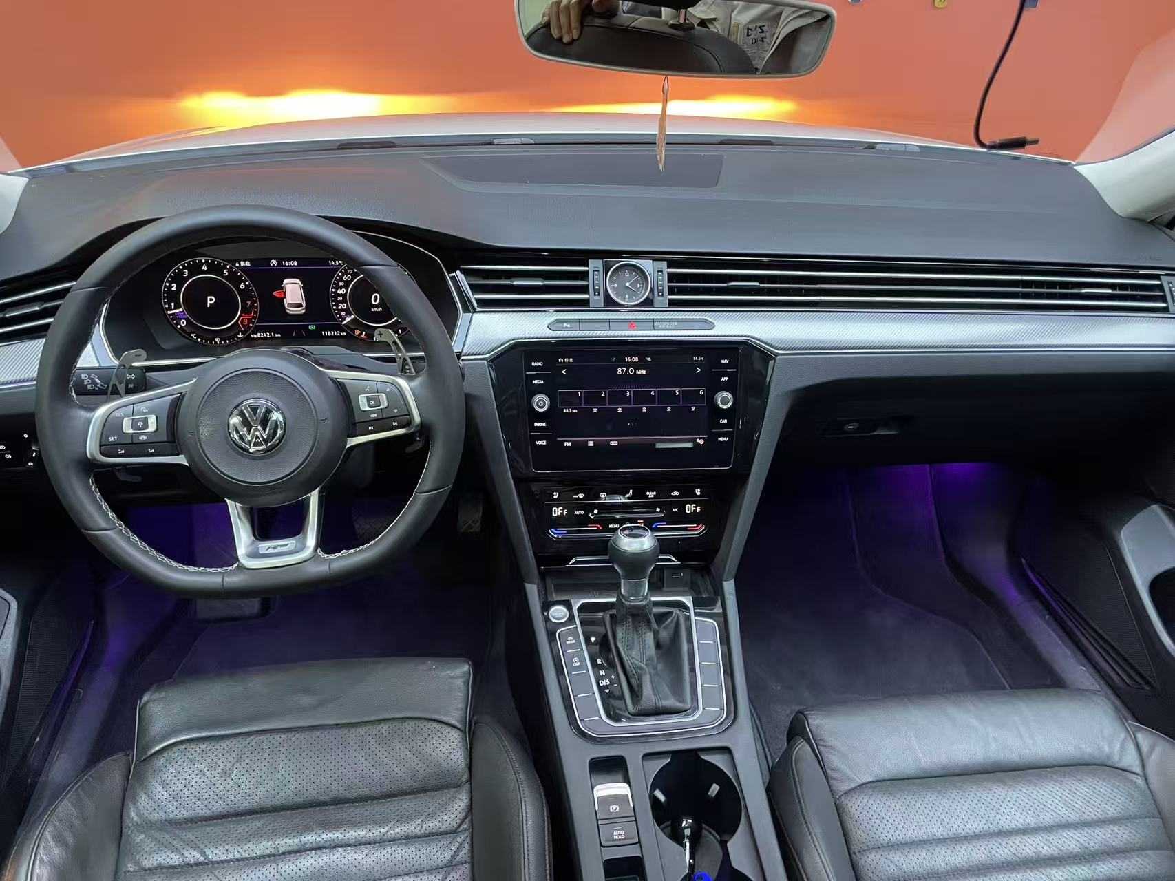 Volkswagen Passat Variant 2020 immagine di auto #7