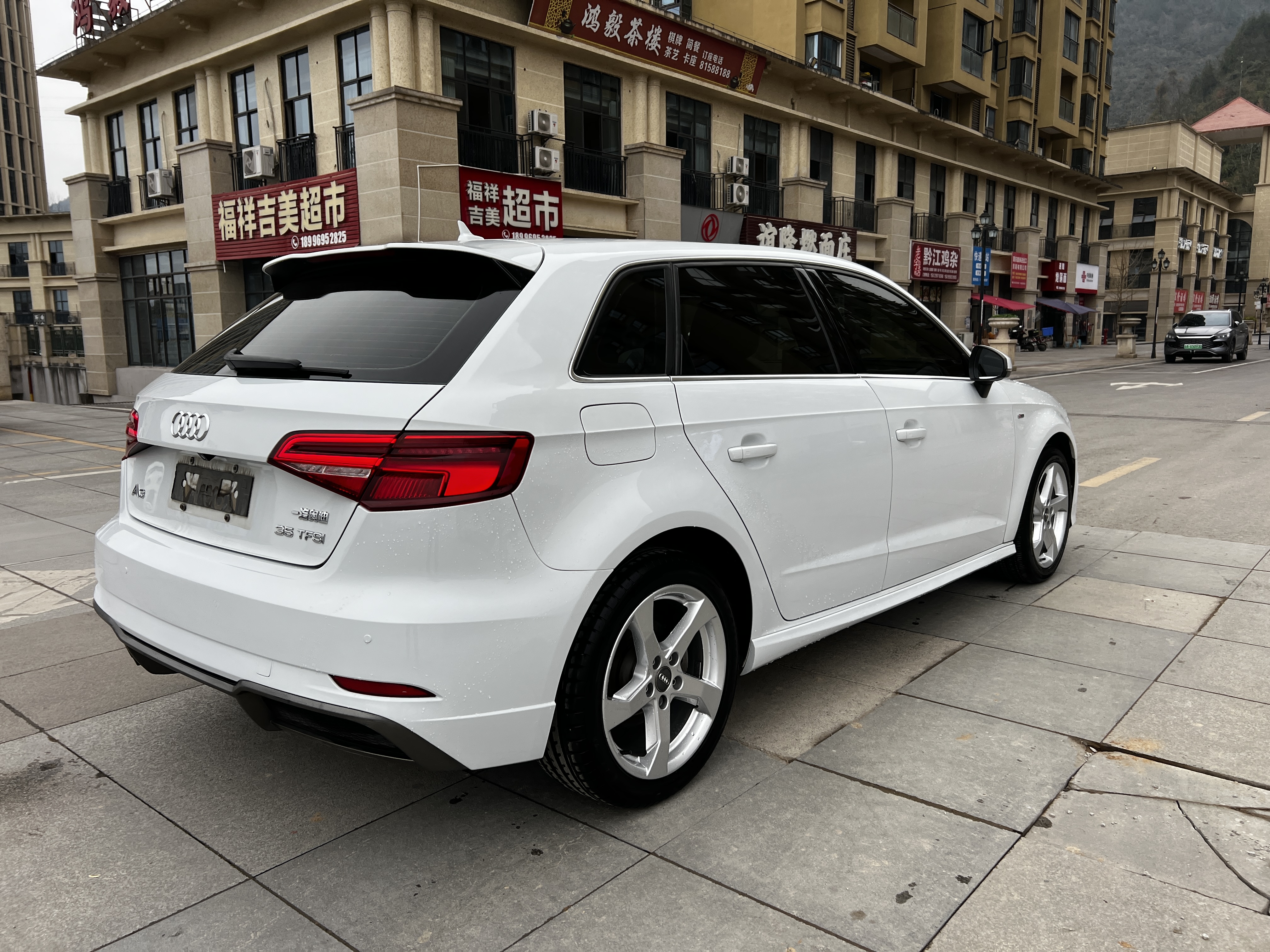 Audi A3 2018 car image #7