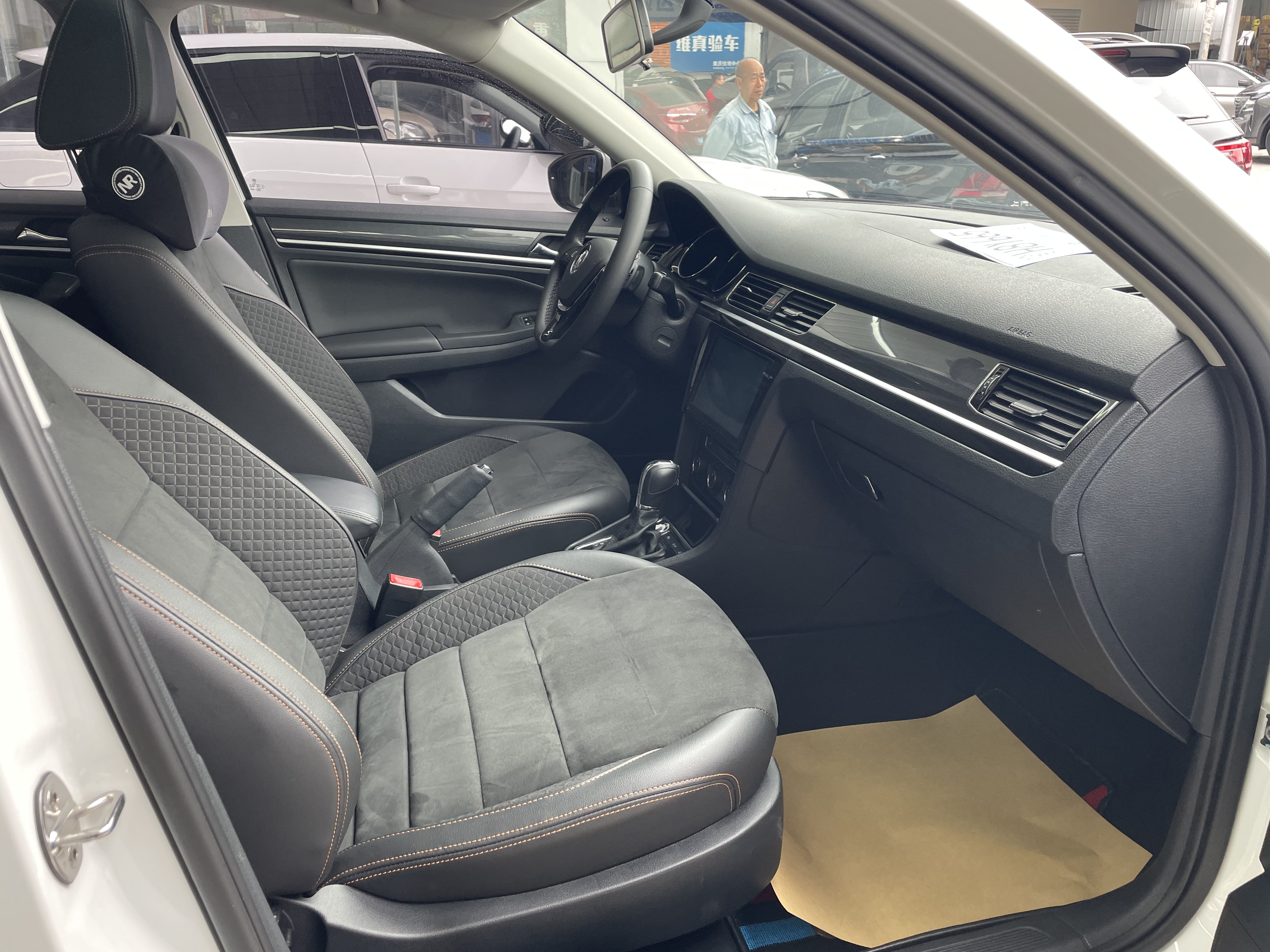 Volkswagen C-Trek 2018 immagine di auto #7