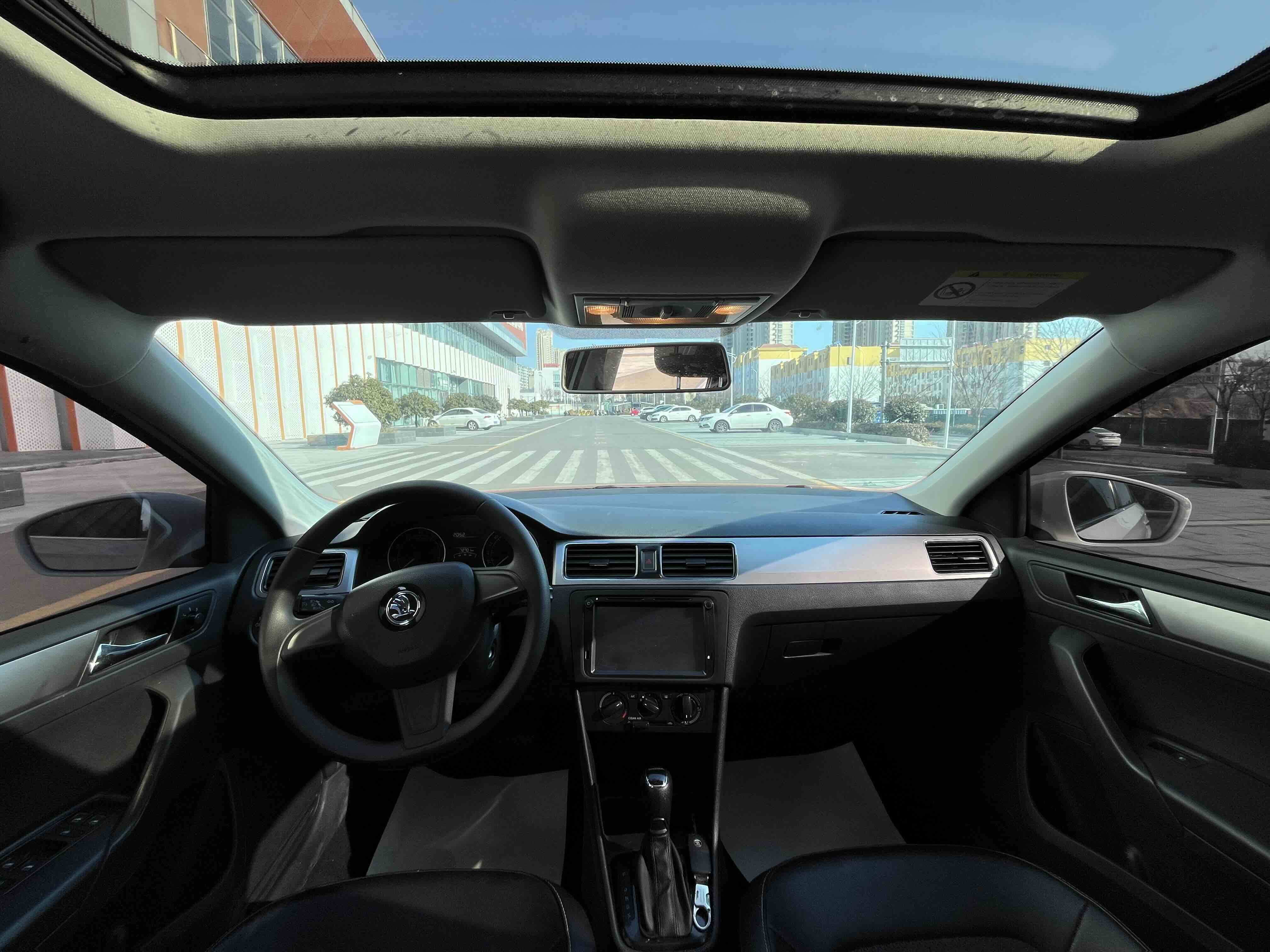 Skoda Rapid Spaceback 2017 immagine di auto #7