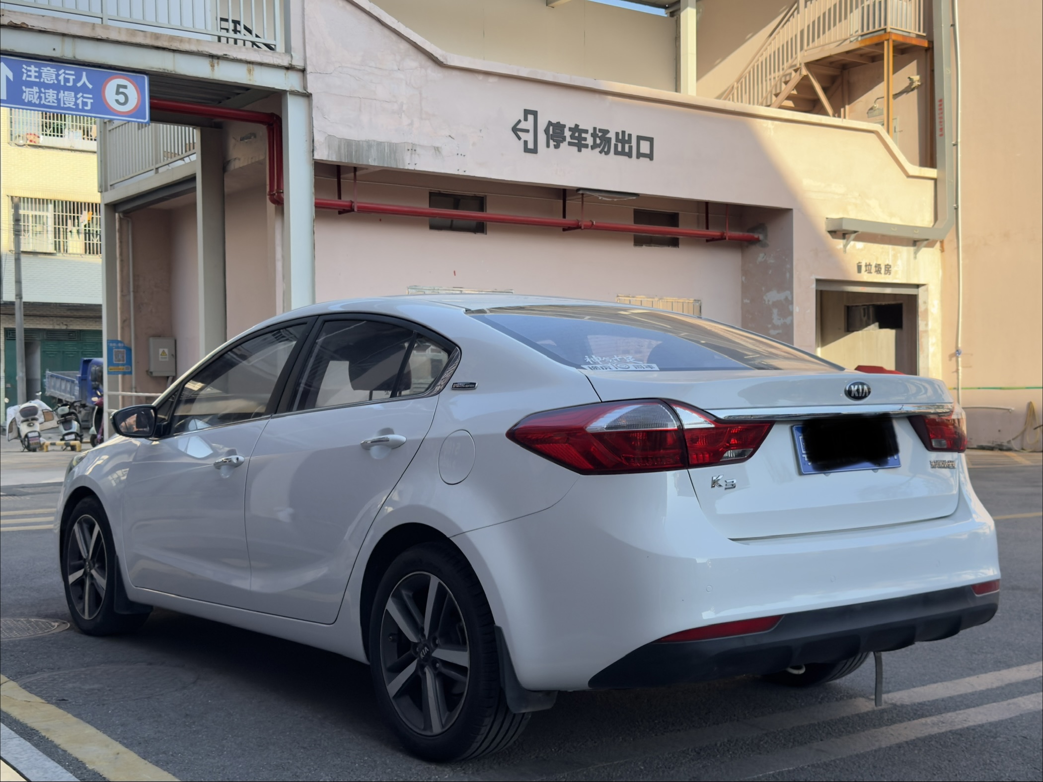 Kia K3 2017 car image #7