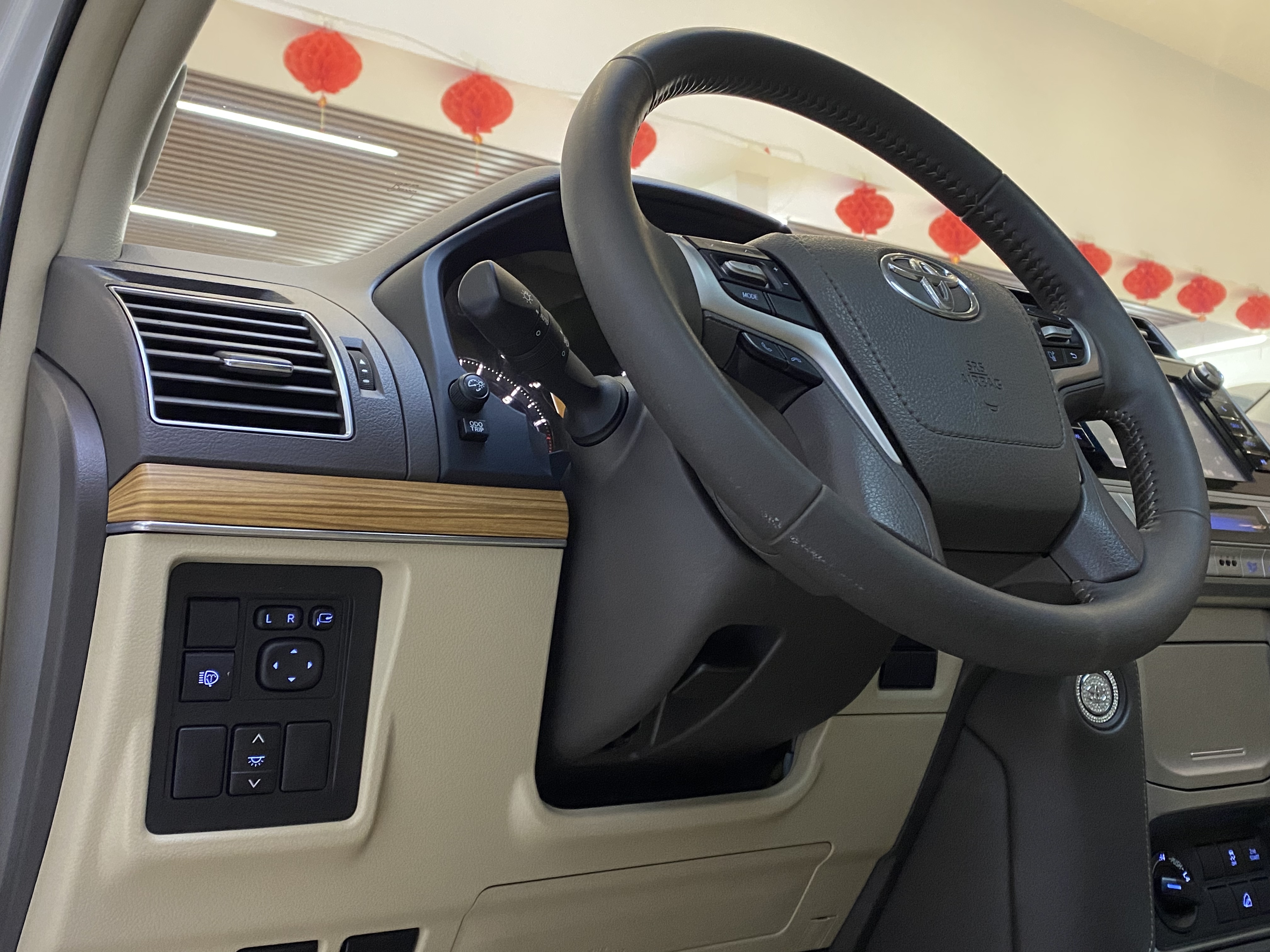 Toyota Land Cruiser Prado 2018 car image #7
