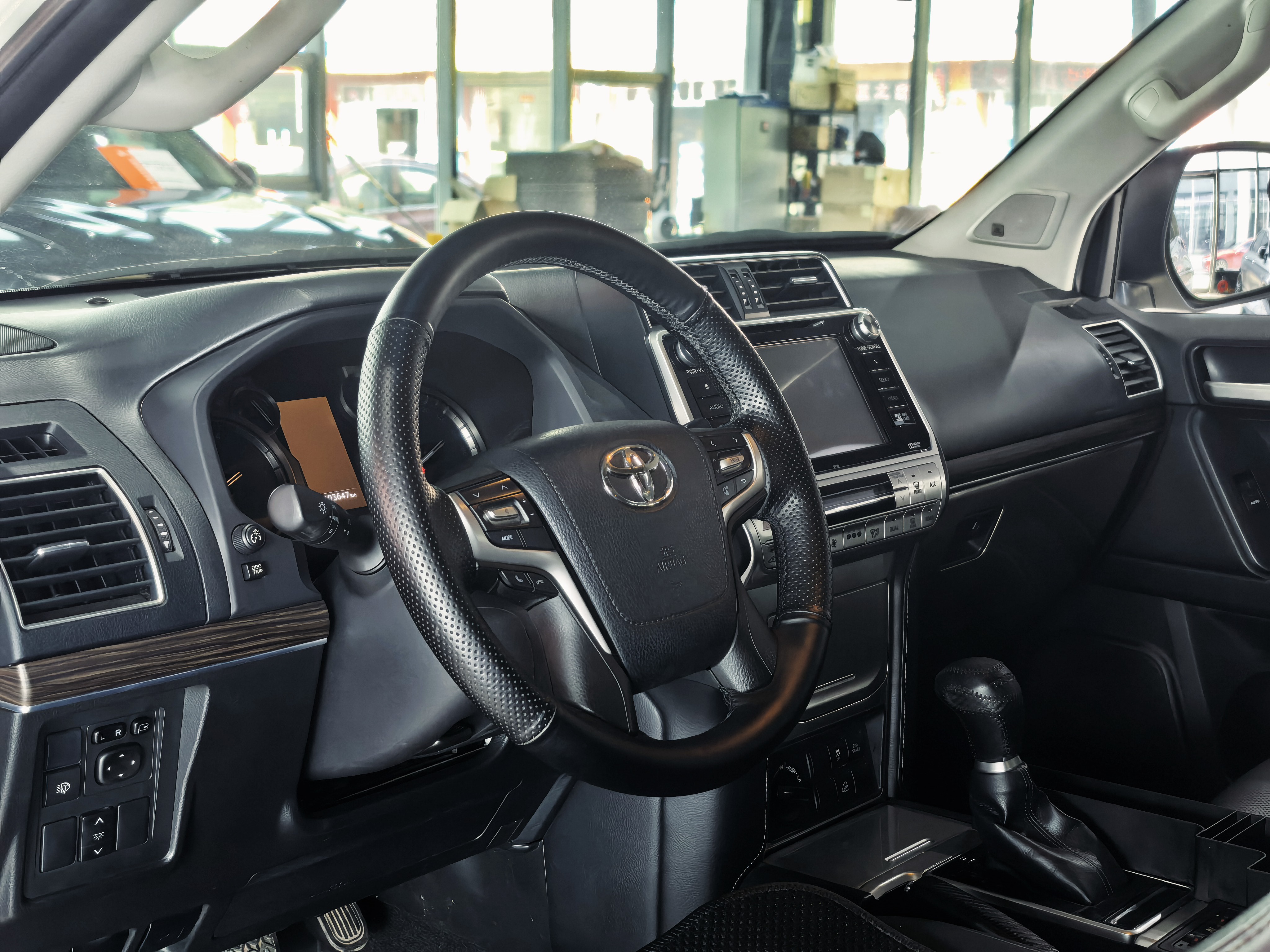 Toyota Land Cruiser Prado 2018 immagine di auto #7