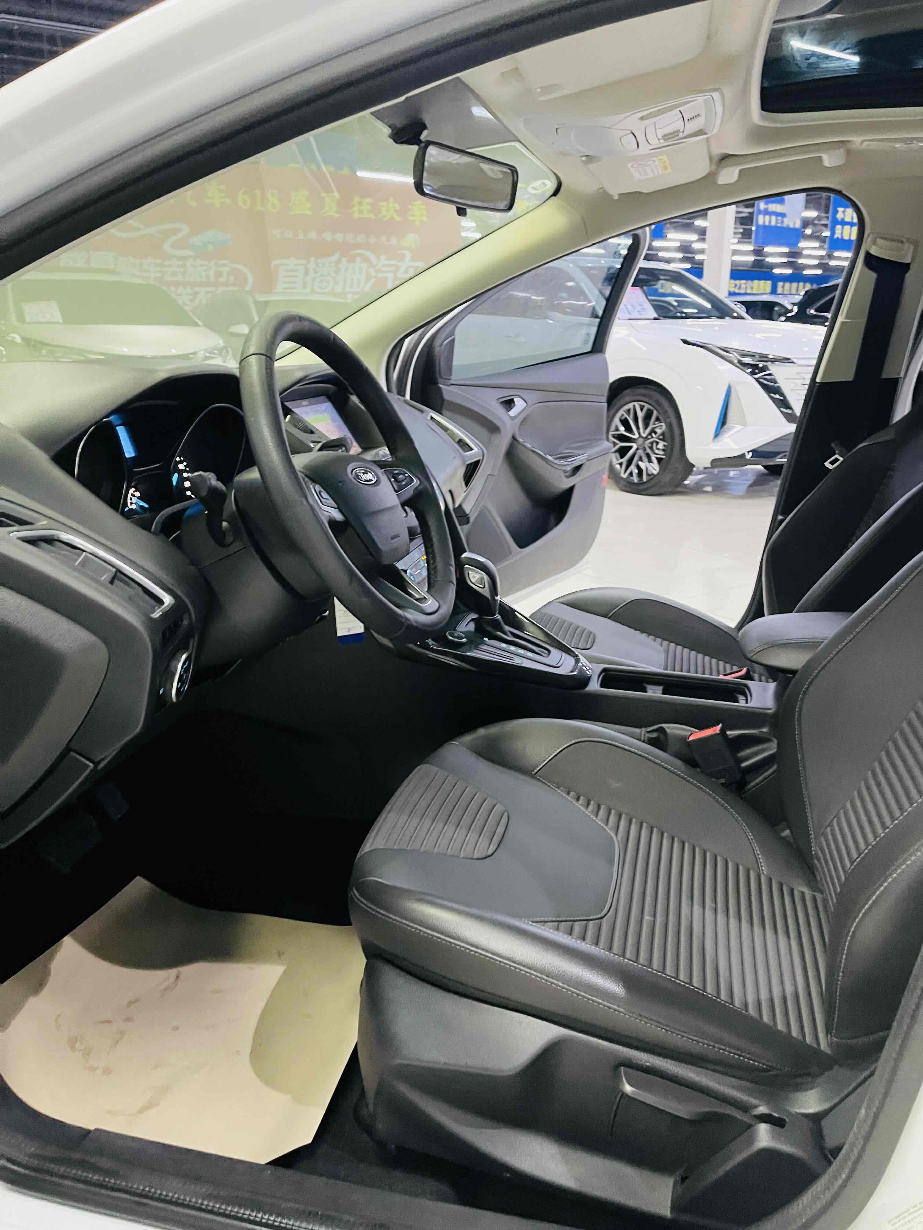 Ford Focus 2019 car image #7