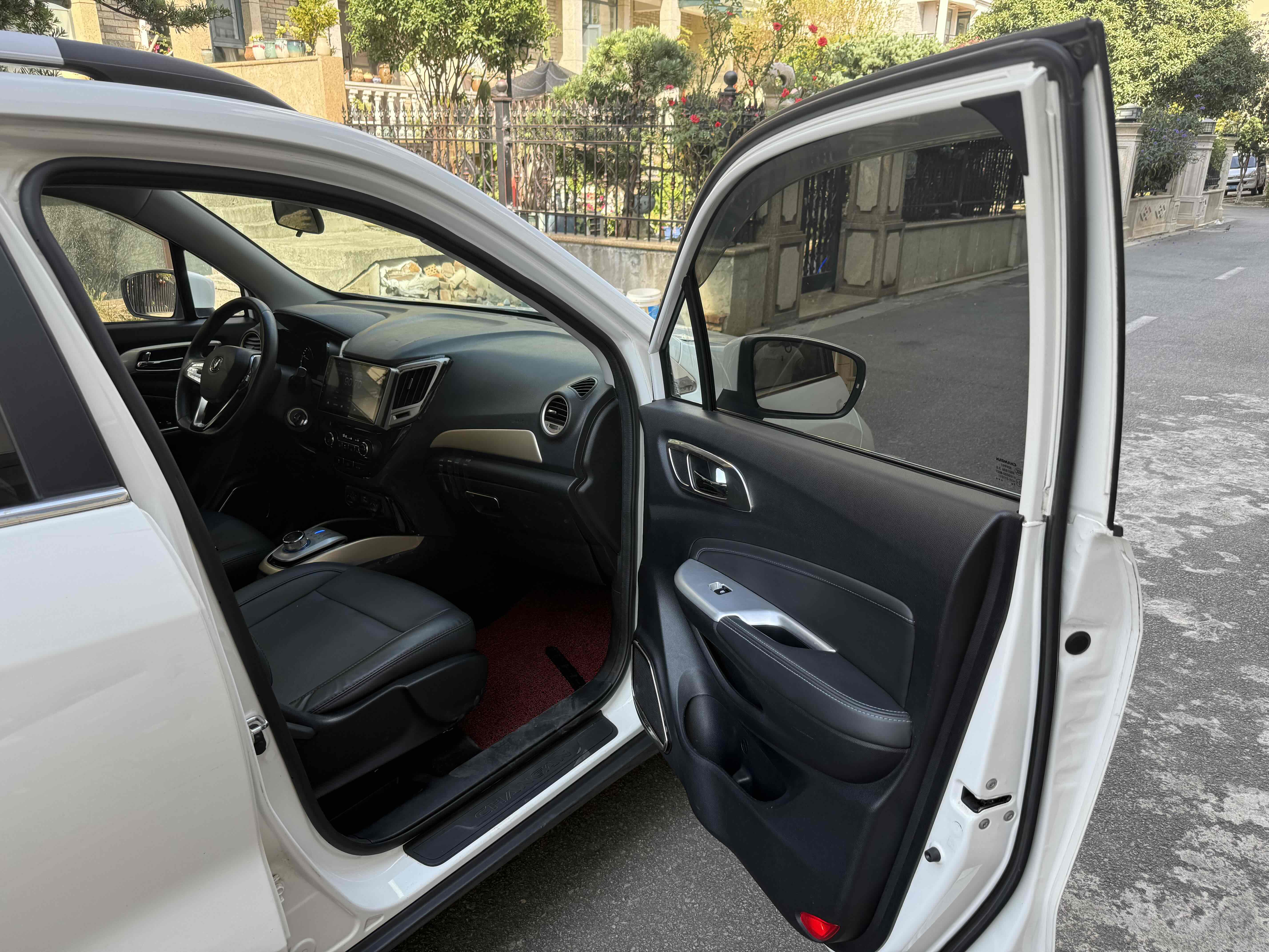 Changan CS15 EV 2019 #7 Changan CS15 EV 2019 car image #7