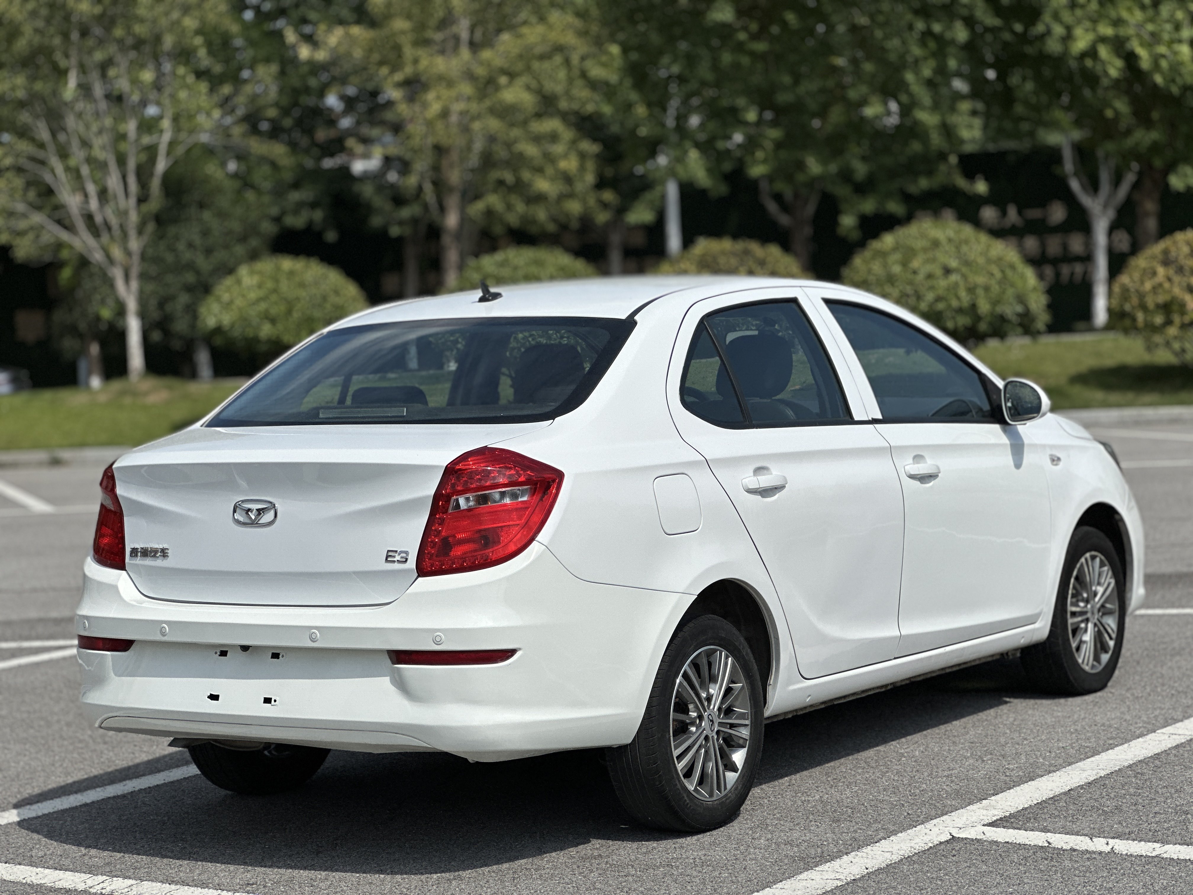 Kaiyi E3 2018 #7 Kaiyi E3 2018 car image #7