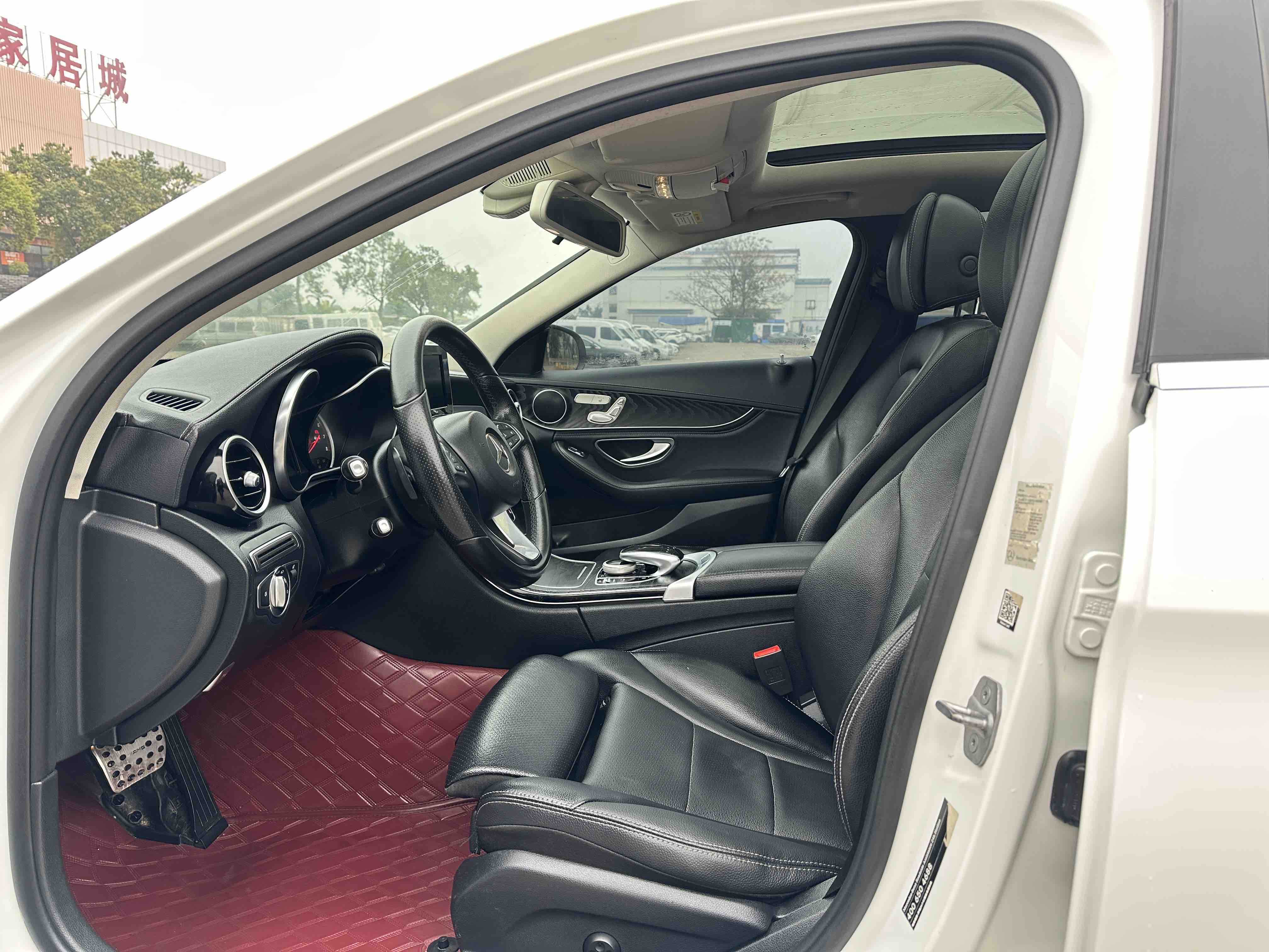 Mercedes-Benz C Class 2018 car image #7