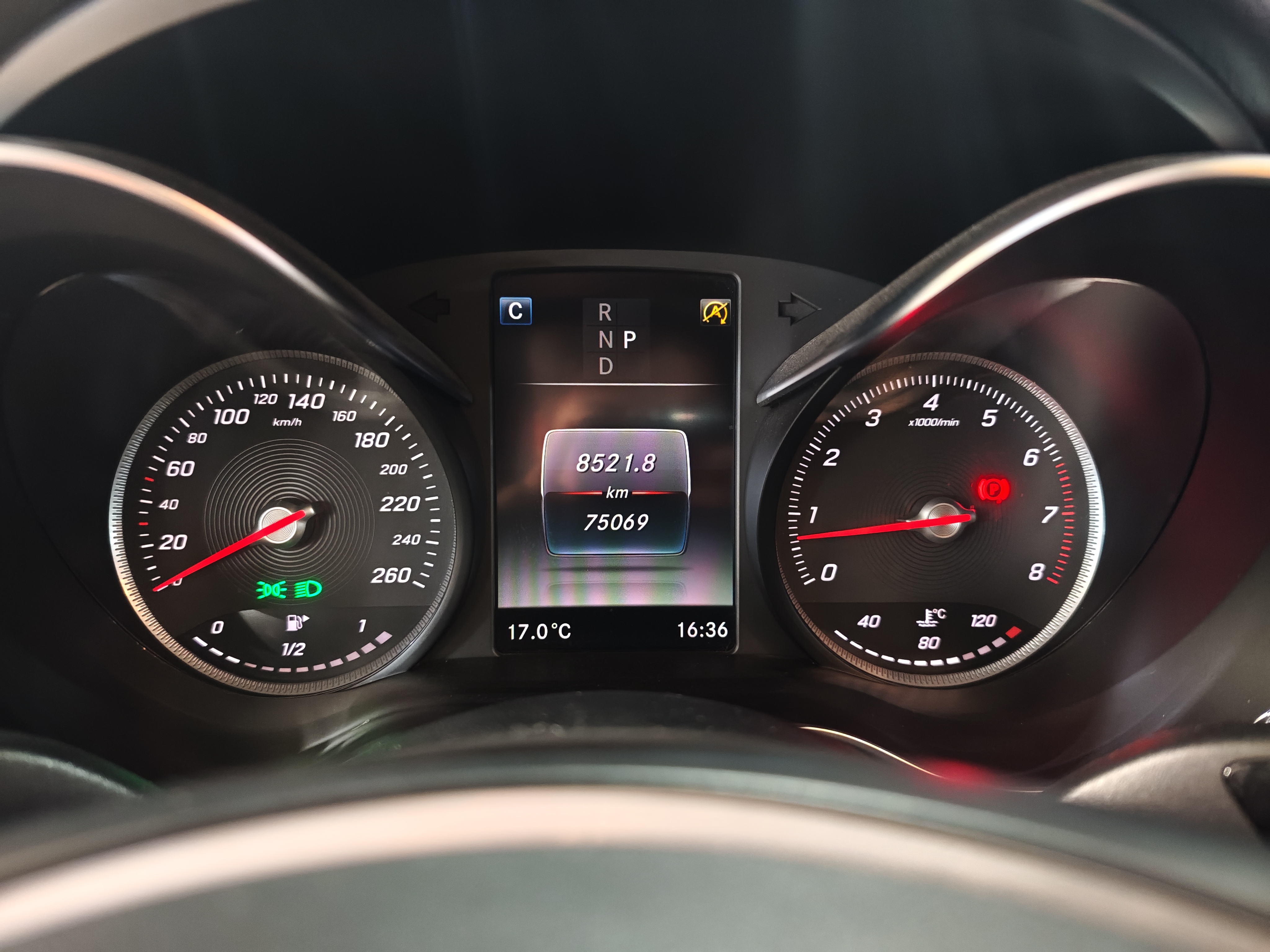 Mercedes-Benz C Class 2018 car image #7