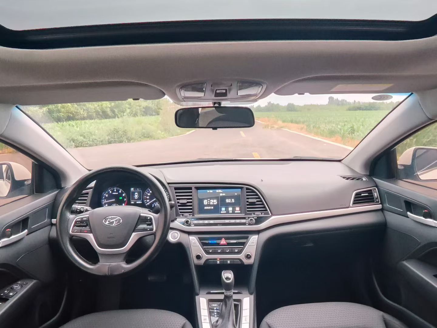 Hyundai Elantra AD 2019 car image #7