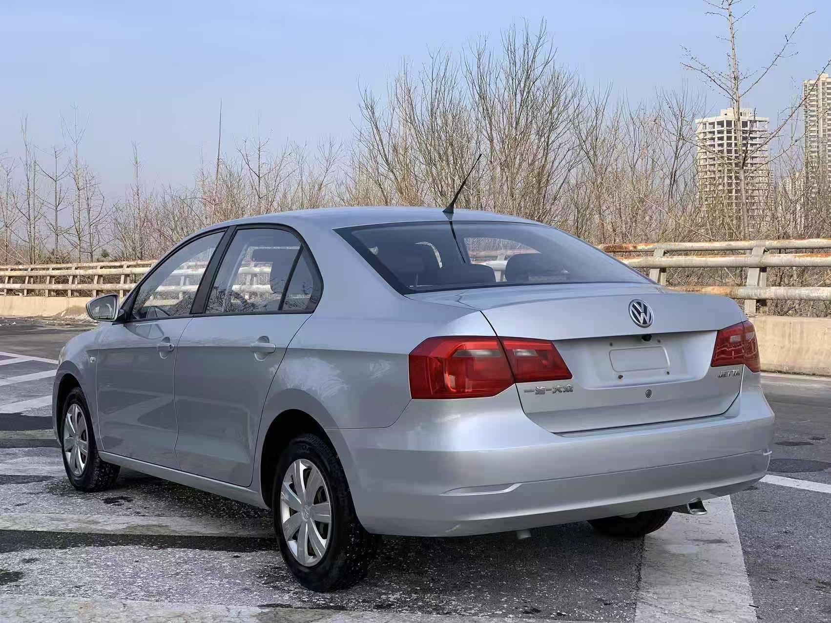 Volkswagen Jetta 2016 immagine di auto #7