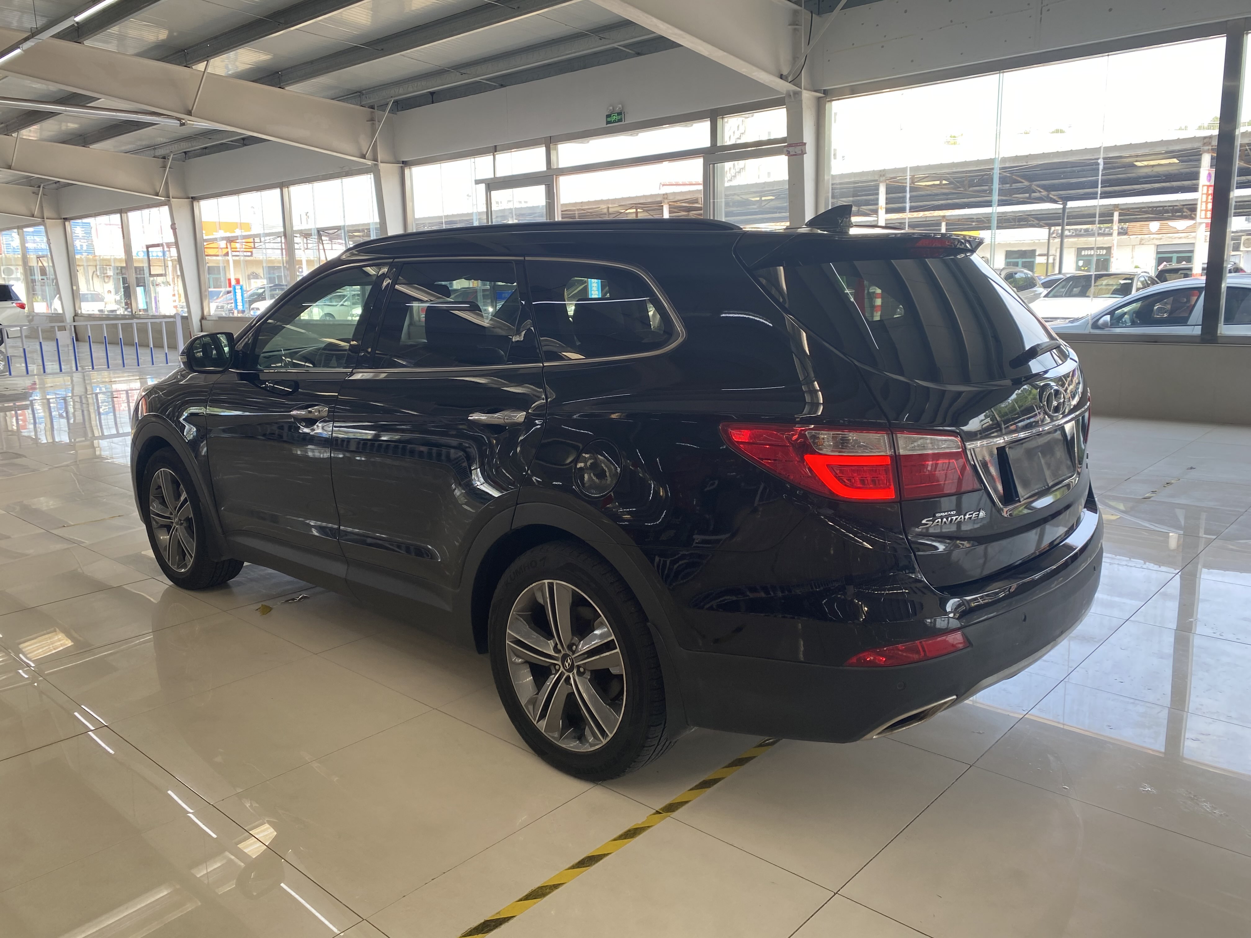 Hyundai Grand Santa Fe 2013 car image #7