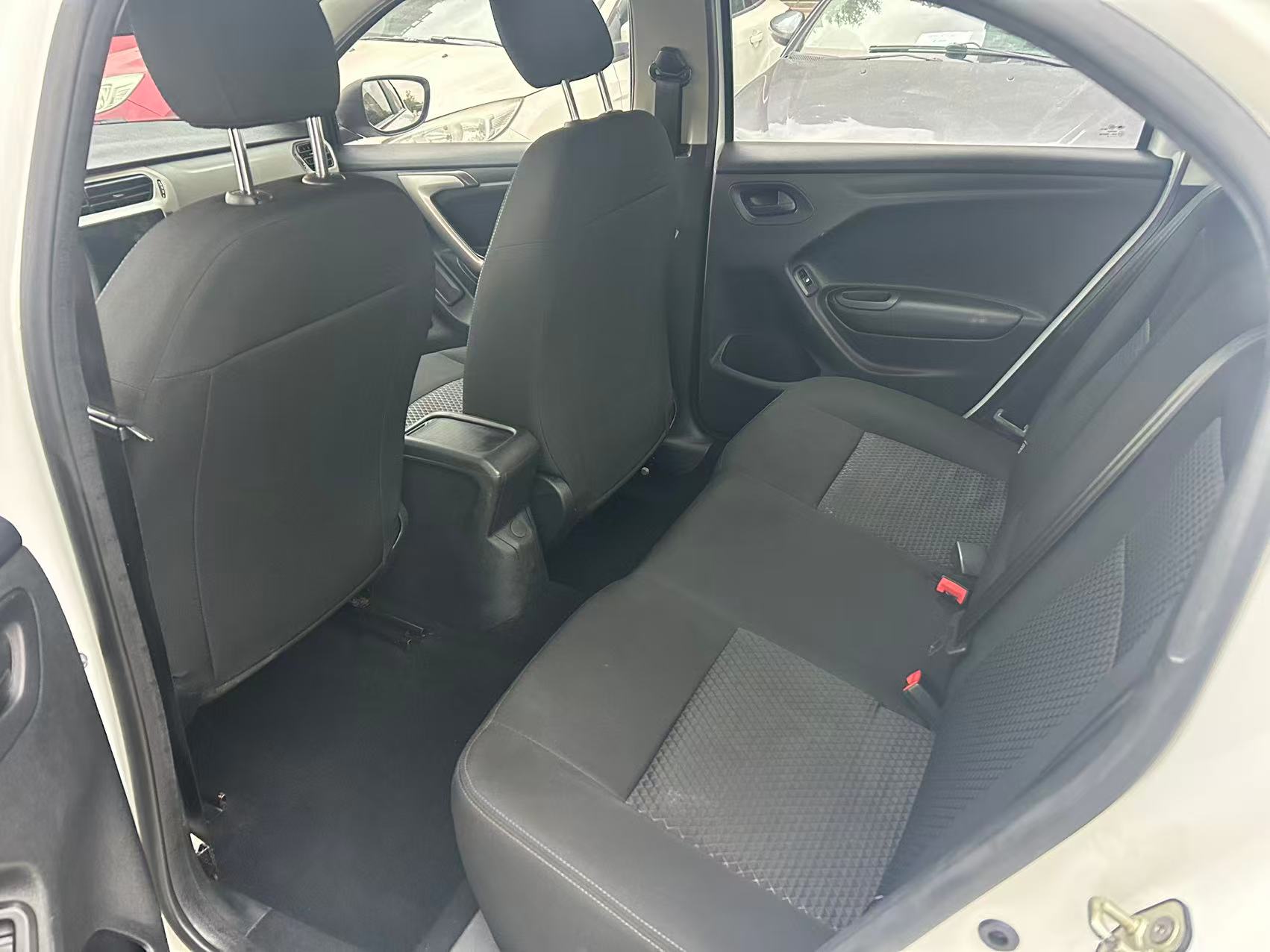 Citroen C-Elysée 2018 imagem de carro #7