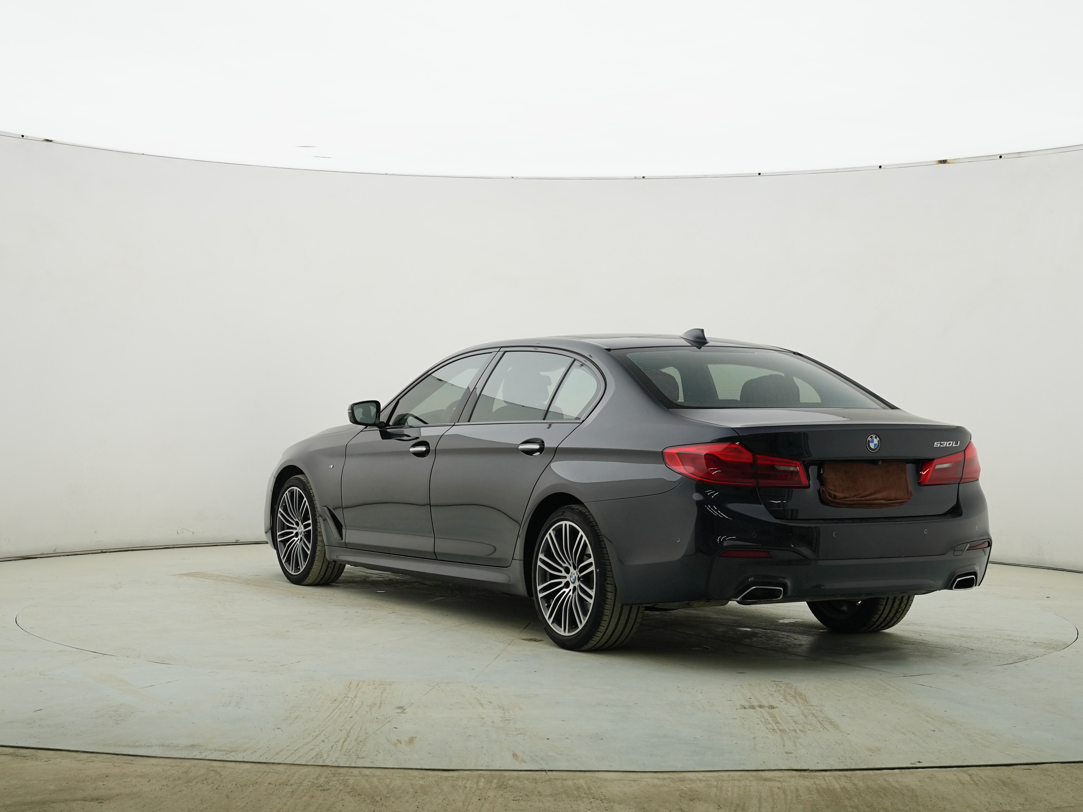 BMW 5 Series 2018 #7 BMW 5 Series 2018 car image #7